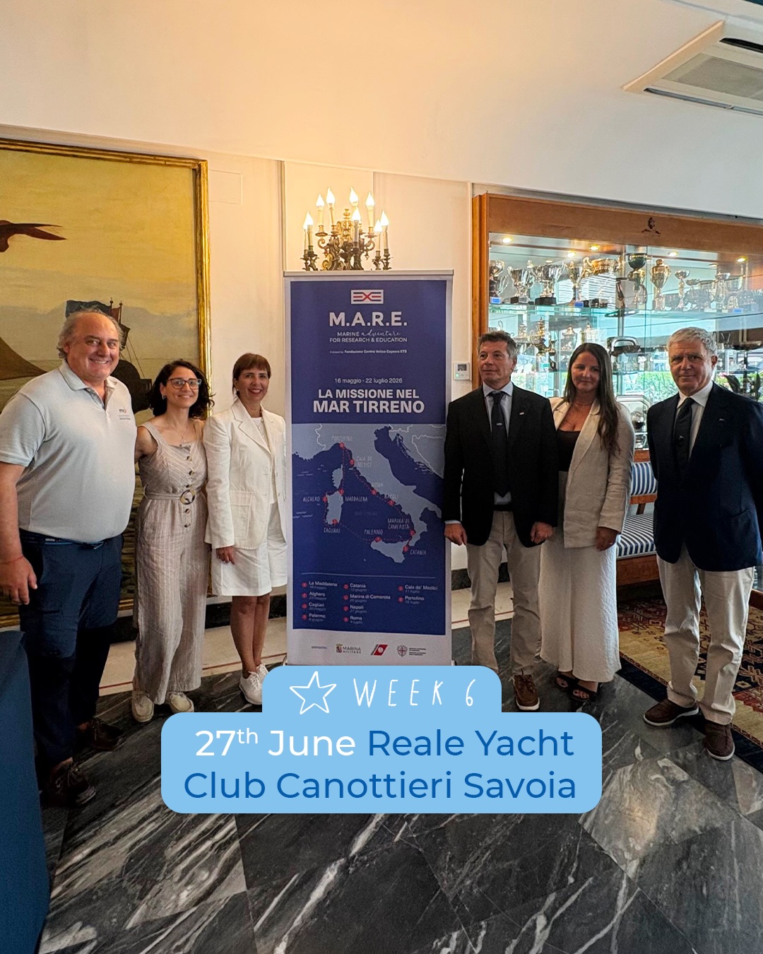 Napoli ha accolto oggi il progetto M.A.R.E. nella splendida cornice del Reale Yacht Club Canottieri Savoia. ⛵️💙 @ryccsavoia
Un’importante occasione di confronto per condividere i risultati delle missioni scientifiche e presentare le nuove linee di ricerca che accompagneranno il progetto nei prossimi anni: dallo studio delle microplastiche lungo la rete trofica ai fenomeni di eutrofizzazione, fino alla raccolta di dati oceanografici per comprendere gli effetti dei cambiamenti climatici sul Mediterraneo. 🌊🔬
Tra i dati presentati, anche un focus dedicato alla Campania, che conferma un quadro complessivamente incoraggiante rispetto ad altre aree del Mediterraneo.
Un sentito ringraziamento al Reale Yacht Club Canottieri Savoia e al suo Presidente, Fabrizio Cattaneo della Volta, per l’accoglienza, e a @barbara__cimmino, Ambassador del progetto che ci sostiene fin dall’inizio, per aver evidenziato il valore della ricerca scientifica e il suo contributo allo sviluppo di una blue economy sempre più sostenibile.
Un ringraziamento anche a:
🔬 @carlottasantolini, Biologa Marina @oneoceanfound
🤝🏻 Valeria Altomare, Fondazione @deutschebankitalia
⚓️ Contrammiraglio Maurizio Trogu, Delegato Regionale @lega_navale_italiana Campania e Basilicata Tirrenica
A project by @cvcaprera
Scientific partner @oneoceanfound
Main partner @shiseido
Institutional partner @deutschebankitalia
Supporting partner @grassi_1925
Technical partner @cmp_official @workness_club
Under the patronage of @marinamilitareofficial
@guardiacostiera @regioneautonomasardegna @lega_navale_italiana
#progettoMARE #aboutMARE #CentroVelicoCaprera #MarineResearch
#RespectTheOcean