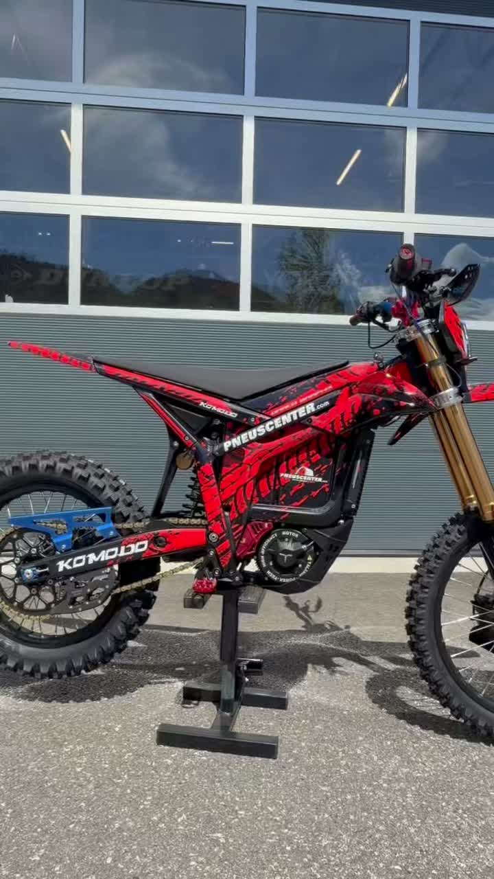 ☀️ KOMODO SOMMERAKTION ☀️
🔥 Jetzt die neue Talaria Komodo sichern! 🔥
Erlebe die stärkste Talaria aller Zeiten – entwickelt für maximale Performance auf der Straße und im Gelände.
⚡ Bis zu 32 kW Spitzenleistung
🏍️ Bis zu 105 km/h Höchstgeschwindigkeit
🔋 97,2 V / 45 Ah Lithium-Akku
💪 Maximale Power für anspruchsvolle Fahrer
✅ PNEUSCENTER GMBH Rodeneck ist der einzige offizielle Talaria-Ansprechpartner in Südtirol mit Verkauf, kompetenter Beratung und Service auch nach dem Kauf. Bei uns bekommst du alles aus einer Hand – von der Auswahl bis zur professionellen Betreuung deines Bikes.
📍 Jetzt erhältlich bei PNEUSCENTER GMBH
Rienzstraße 21, 39037 Rodeneck (BZ)
📞 +39 0472 888048
📧 info@pneuscenter.com
➡️ Mehr Informationen:
https://www.pneuscenter.com/product-page/talaria-komodo-tl6000-l3e-1
➡️ Jetzt bestellen:
www.pneuscenter.com
#TalariaKomodo #Talaria #ElektroEnduro #Offroad #rodeneck