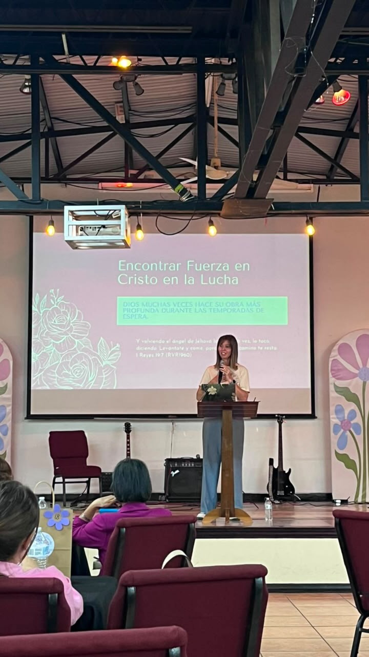 On months of prep and planning HolaHope held its first ever women’s conference: Rooted and Rising. The morning and afternoon sessions focused on rooting ourselves in Christ and maintaining our faith. Together we were able to impact women from 2 departments (states), and 6 different counties….