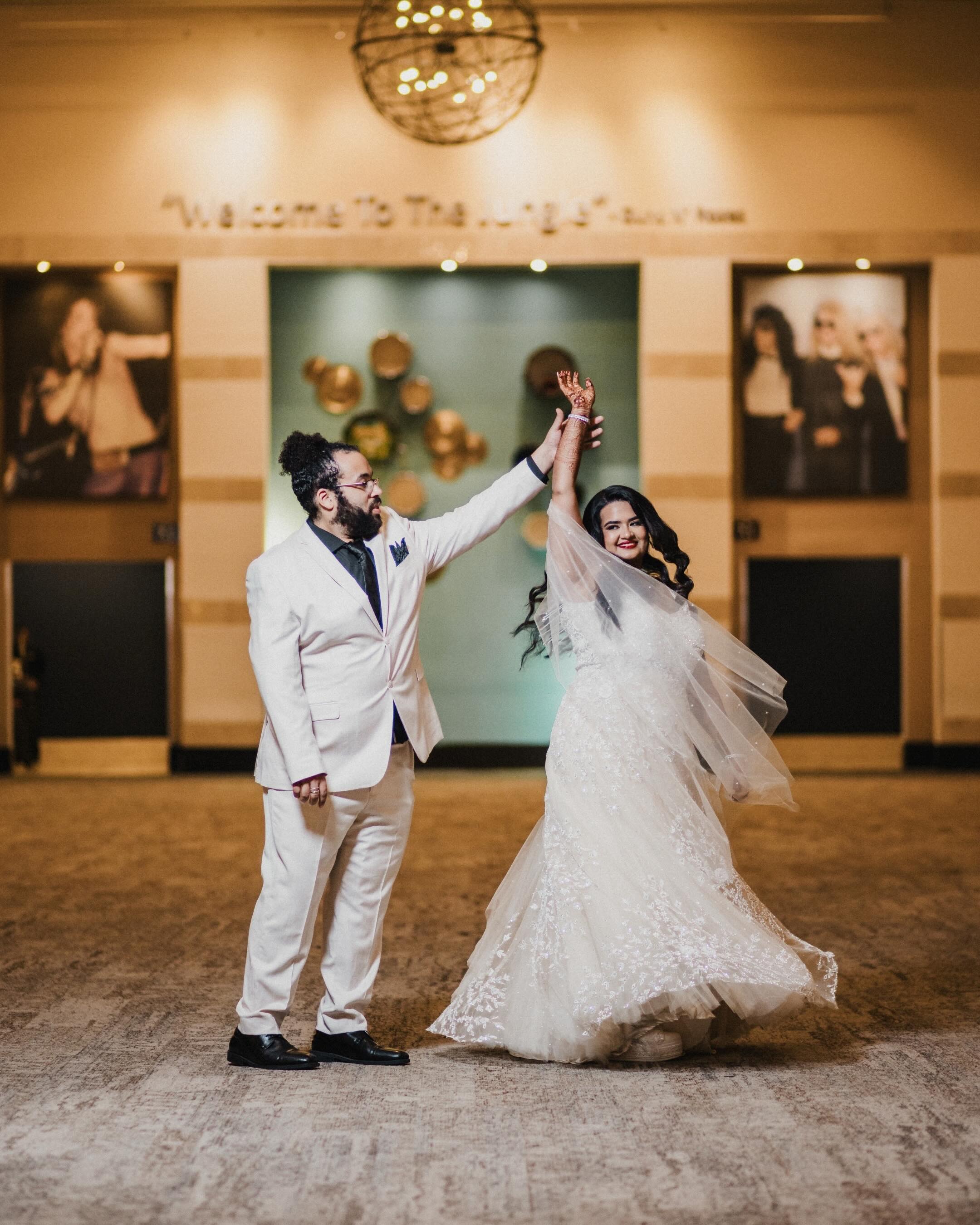 Most of the wildest moments happen on reception night.
Somewhere between relief, excitement, and realizing it’s finally official 💍.
Bride: @itshirall
Groom: @mcgwoody
Photo/Video: @ruiz.films
Planning & Travel: @mint2bevents
Venue & Catering: @hrhcpuntacana
AV: @inspiresolutionsdr
DJ: @teambsl @jusdee8
Dance Floor: @epc_events_puntacana
Decor: @caribbean_celebrations_rd
Florals: @mercaflor_rd
Hair & Makeup: @stylingtrio
Baarat Transportation: @hotsproductions
Special Effects: @wowfactoryrd
#RuizFilms #LuxuryIndianWedding #SouthAsianWedding #WeddingReception #weddingeditorial
