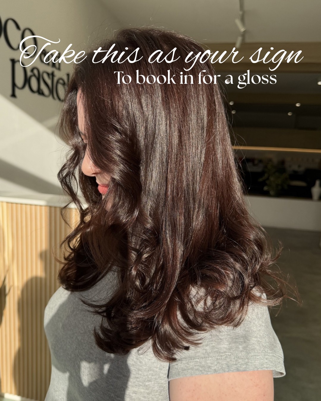We know you see that shine ✨
Head to our booking link for our winter special. It includes a gloss, basin experience with hot towel and treatment, hair cut and style finish.
#glosstreatment #hairgloss #brisbanesalon