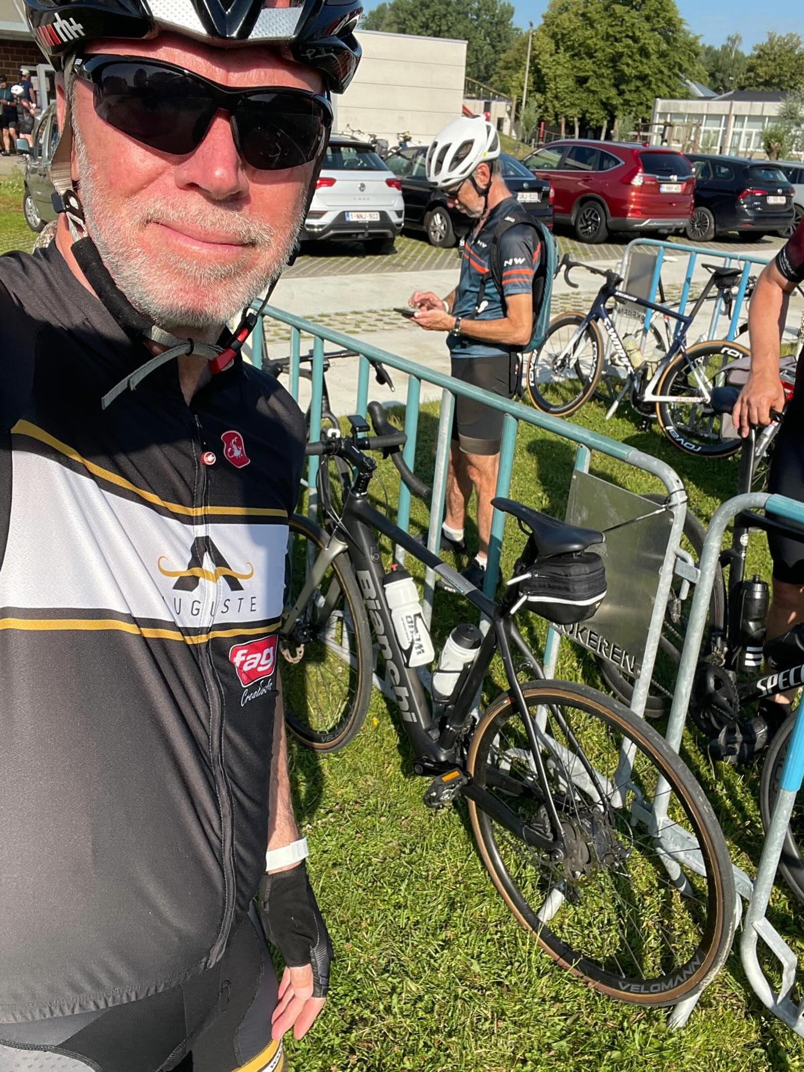 Dagelijks bestuurder @piet.watte was ook van de partij op ride4Parkinsons vorige week. Een prachtige editie met een prachtige weertje. Bedankt aan de organisatoren voor dit mooie event 😍 @peter.saey3
#parkili#movingmountains #yopd#pd#parkinson