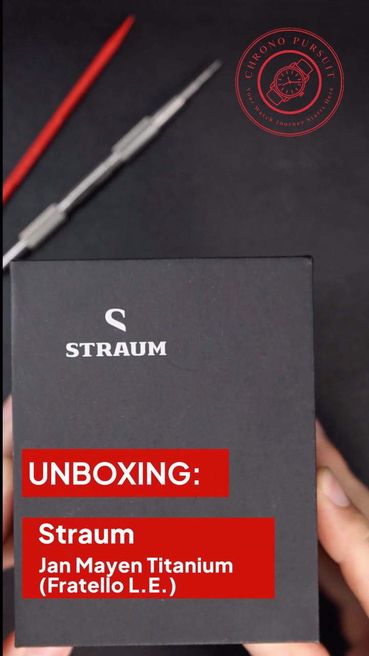 📦 UNBOXING 📦 Finally got my hands on the Straum x Fratello Jan Mayen, and after waiting over 6 months, it was absolutely worth the wait❗️
The dial still stops me every time I look down to check the time. Meant to evoke the lava flowing from a volcano on Jan Mayen island, the dial’s deep texture and gradient coloring is truly mesmerizing and unique 💥🌋
The bigger surprise is how different it feels on the wrist versus in photos. The bead-blasted titanium case is extremely light and comfortable, and is paired with the new rubber strap and a clip-in system that doesn’t need a single tool.
⌚️: @straum x @fratellowatches Jan Mayen Titanium
#unboxing #newwatchalert #fyp #watchvideo #watchfam