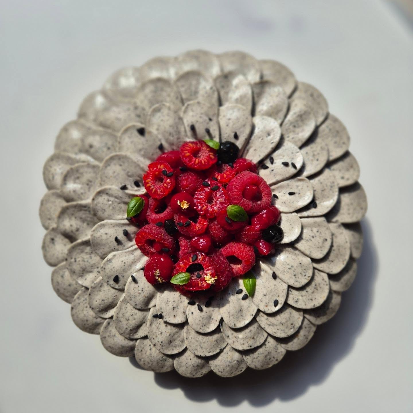 Les nouveautés d'été sont arrivées ! 🍓🍑
✨ Tarte aux framboises et au sésame noir
✨ Entremet à la nectarine et à l'abricot
✨ Tarte à l'abricot et à l'amande, façon calisson d'Aix
Les commandes sont ouvertes jusqu'au dimanche 12 juillet. Profitez-en !
www.laboutiquegourmande.com
#summer #abricot #framboises #PatisserieFrançaise #pastry