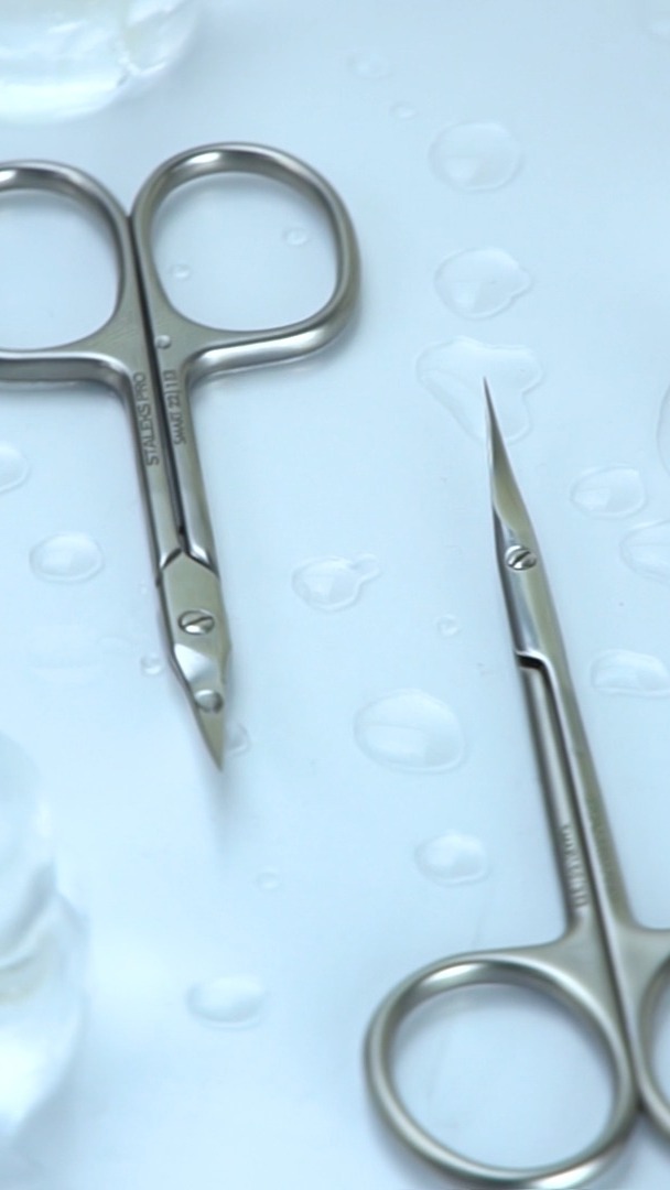 A good pair of cuticle scissors should not pull, chew, or crush the skin.
STALEKS scissors are designed for clean cuticle work â narrow sharp blades, smooth movement, and precise control in delicate areas.
For nail techs who want tools that work with them, not against them.
Available at Nailglow Supplies
#staleksaustralia #nailtechaustralia #cuticlescissors #drymanicure #efilemanicure #russianmanicure #professionalmnicure #nailglowsupplies