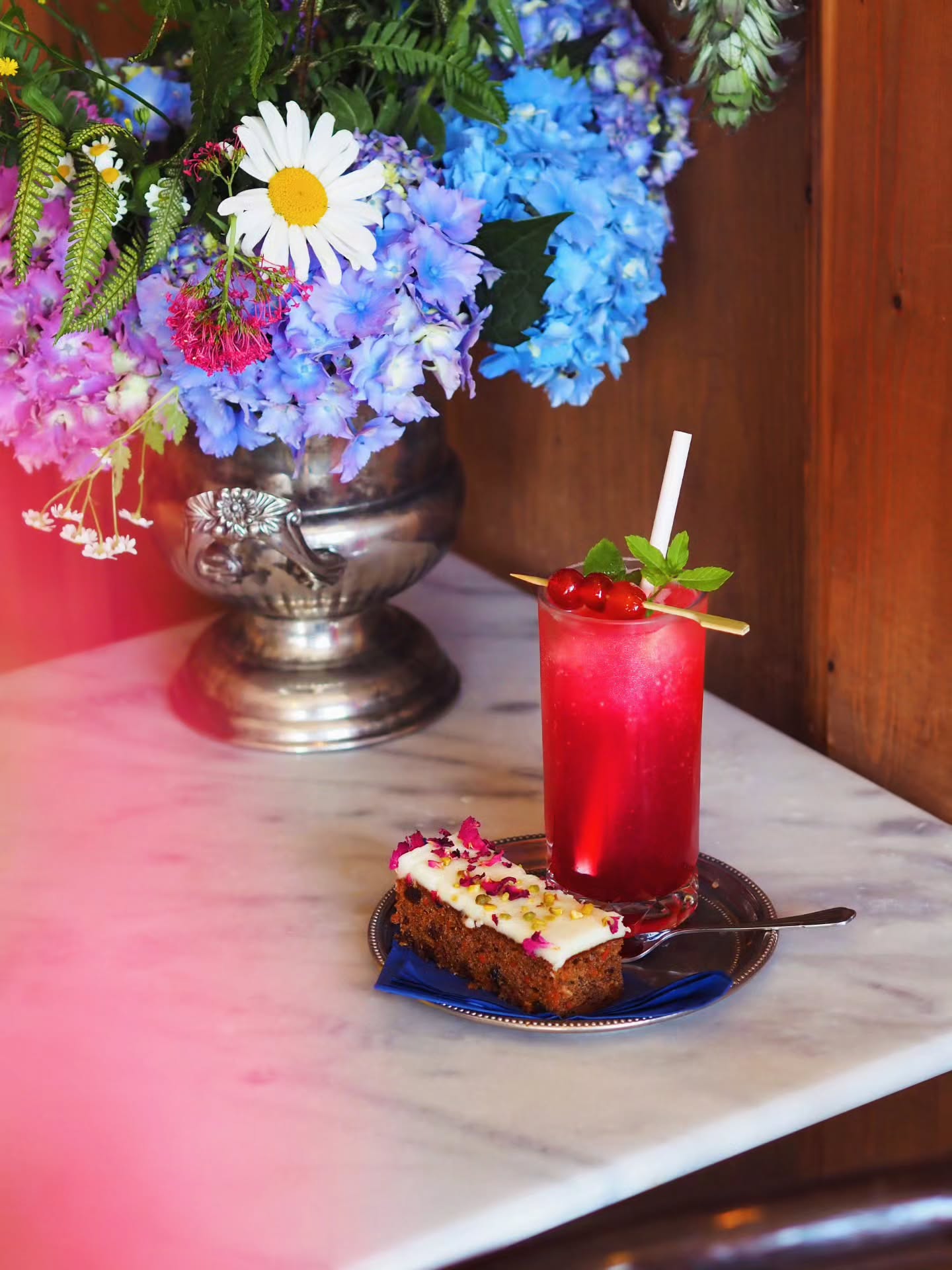 Have you enjoyed our cocktail of the month yet?
Cherry Moscow mule 🍒 Vodka, lime, cherry and ginger. A delicious and refreshing cocktail, available for a limited time.
Thursday 9am-9pm
Friday 9am-10pm
Saturday 9am-10pm
Sunday 9am-8pm
#cocktail #cocktailoftheday #cocktailbar
#altrincham #manchestergram
Have you tried the cherry Moscow mule cocktail of the month?