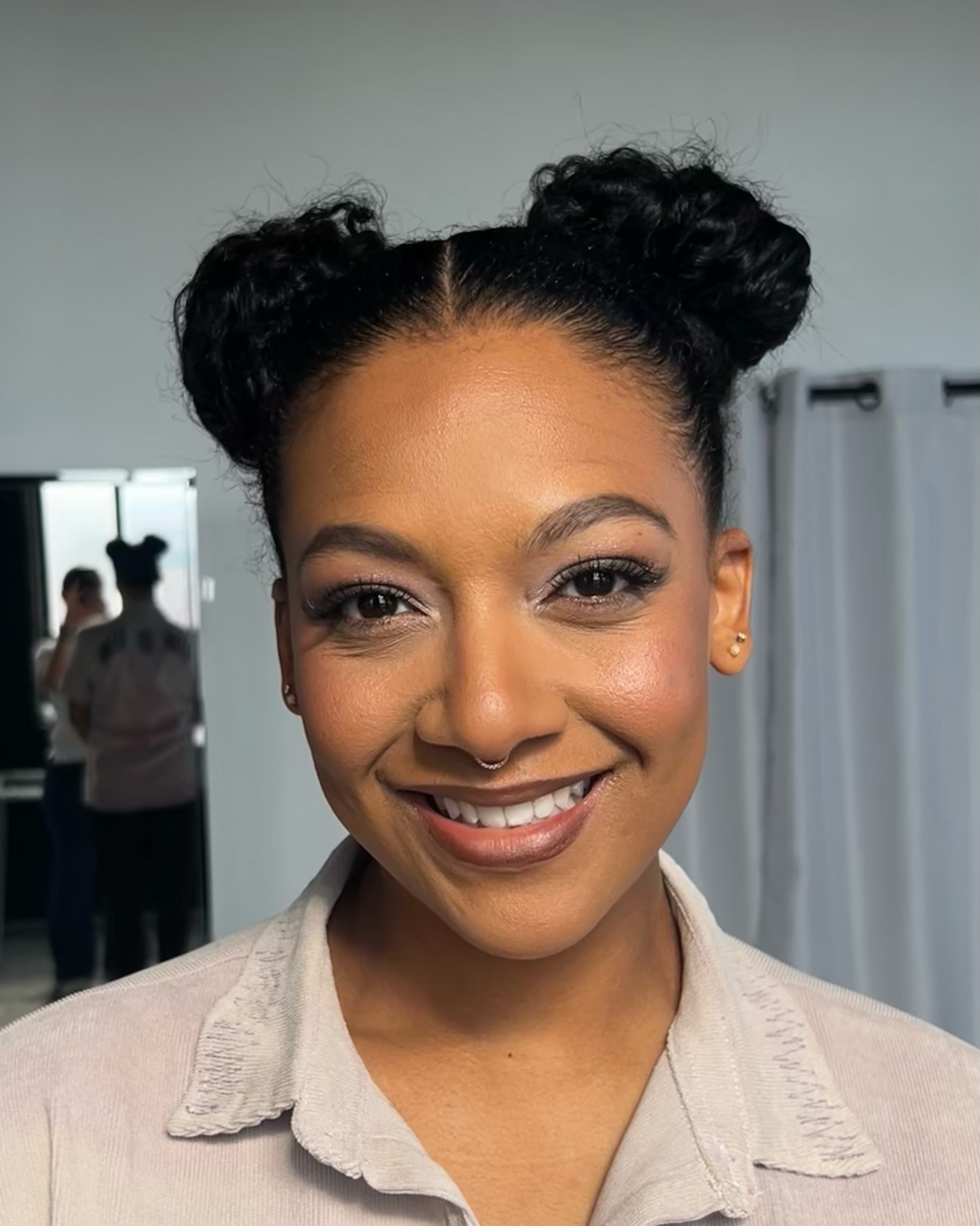 The best part about my job is meeting beautiful women β each with their own story, their own energy, their own version of beauty π
π @luv__grows
#kcmakeup #kcmakeupartist #kansascityglam #makeupnearme