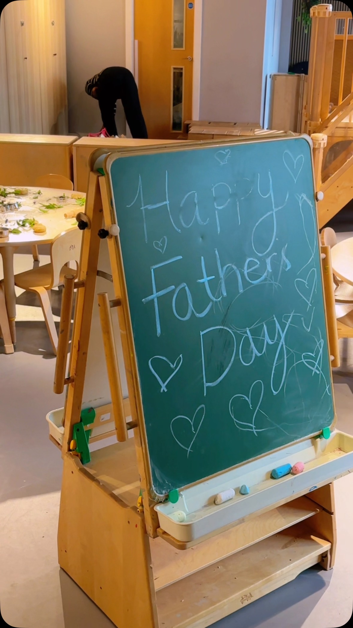 A glimpse into Fatherโs Day at Amelia House last week ๐
Thank you to all the fathers and carers who joined us for this special celebration ๐จโ๐งโ๐ฆโจ
#ameliahousenursery #londoncityisland #canningtownparents