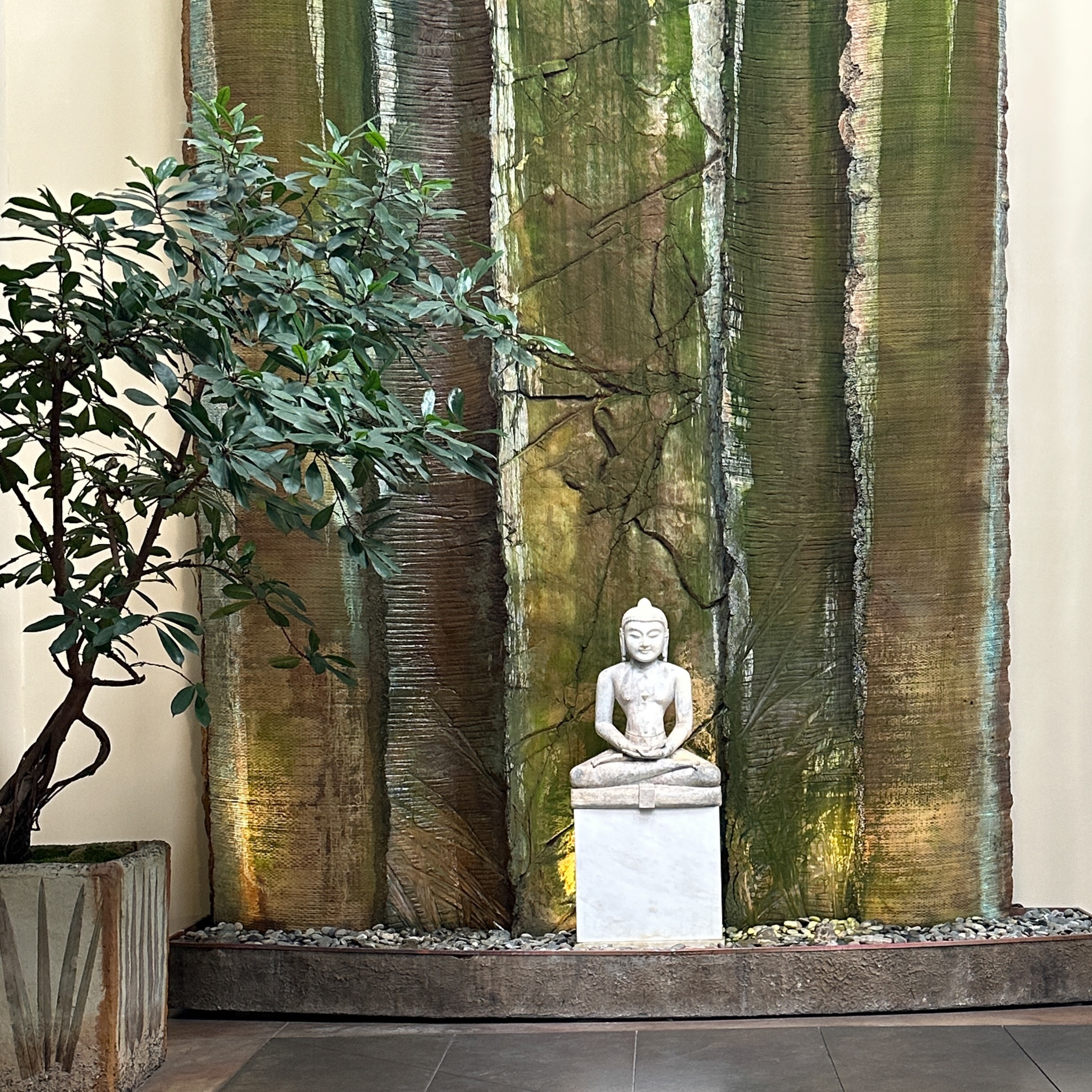 A quiet moment found while sourcing for an exciting new project. ✨
This is the part of the job I never get tired of. Not the boards, not the spreadsheets - just standing in front of something beautiful and letting it remind you why texture and stillness matter in a room. A gentle reminder to take small moments of peace when offered.
More soon as this project comes together 🤍
📍 @sfdesigncenter
#interiordesigner #luxuryinteriors #interiordesign #sfdesigncenter #designsourcing