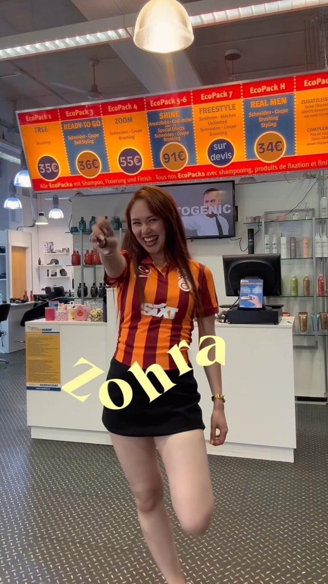 Pas de match sans équipe… et pas de beauté sans notre super team 💇♀️✨
Dites-nous en commentaire votre équipe préférée ! ⚽️👇🏼
Venez vivre l’esprit d’équipe avec nous au salon ! 💇🏼♀️❤️
#luxembourg #mersch #coiffure #coupedumonde