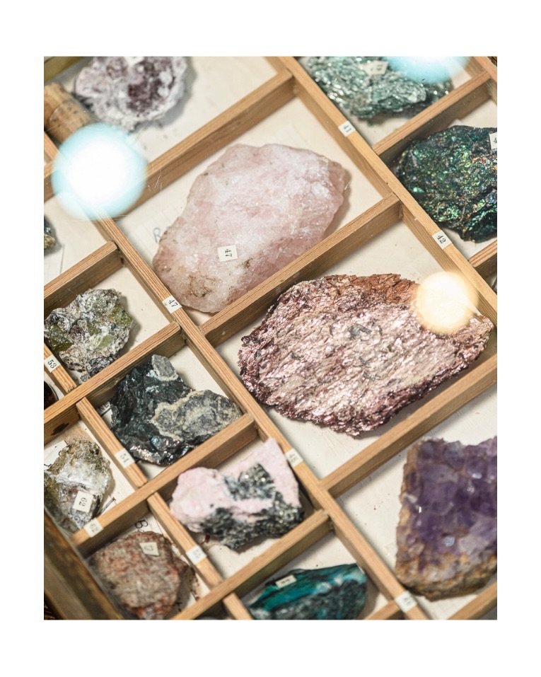 Nature is the greatest artist. ✨⛏️
These minerals have been millions of years in the making—and somehow ended up in our little antique shop. From shimmering rose mica and peacock ore to delicate crystal formations, they’re every bit as impressive in person.
Interested in adding one to your collection? Send us a DM—we’re happy to help and ship worldwide. 💎📩
#MineralCollection #CrystalCollector #NaturalTreasures #CabinetOfCuriosities #collectorsitem