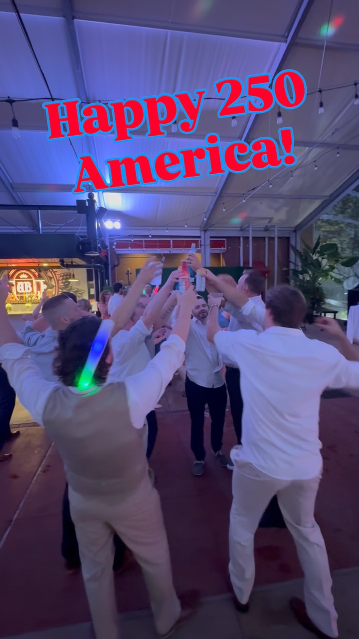 Toby Keith is one of my personal fav artists, always has been. Nothing beats being able to singalong to one of his many hits about the US of A. Here’s to 250 more!
#weddingdj #4thofjuly #america250 #stlouisweddings #weddingvibes