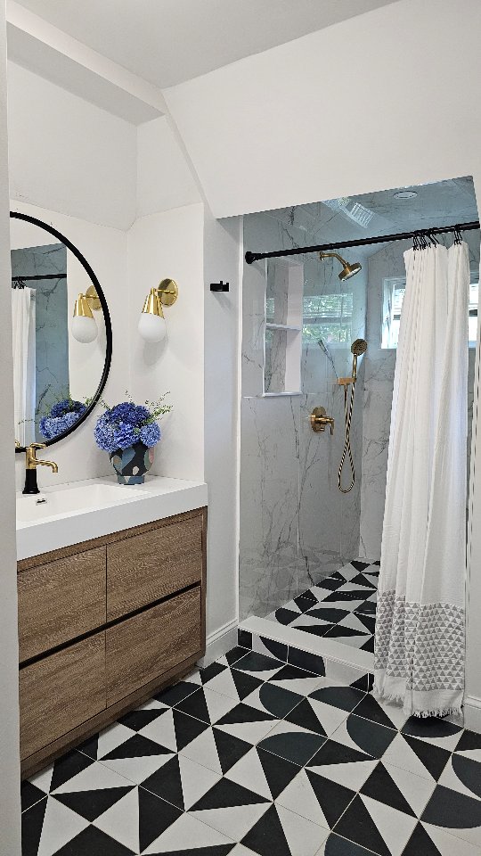 The "It Girl" of bathroom transformations has entered the chat. 💅
Fitting a proper primary ensuite into the layout for #VPcondoprojectunit3 was like solving a Rubik’s cube, and I completely geeked out on it. 😂 I truly live for a good design puzzle!
For investment properties, smart layout design is ROI. The priority here was maximizing every single square foot to create a beautiful, high-value primary en suite bathroom; and the transformation speaks for itself. We added so much returns to this unit by also adding an extra bedroom and many other goodies.
If you love a good problem-solving design, drop us a 🙋🏽♀️ below!
#vannieparadisdesignstudio #BathroomDesign #bostonInteriorDesign #InvestmentProperty