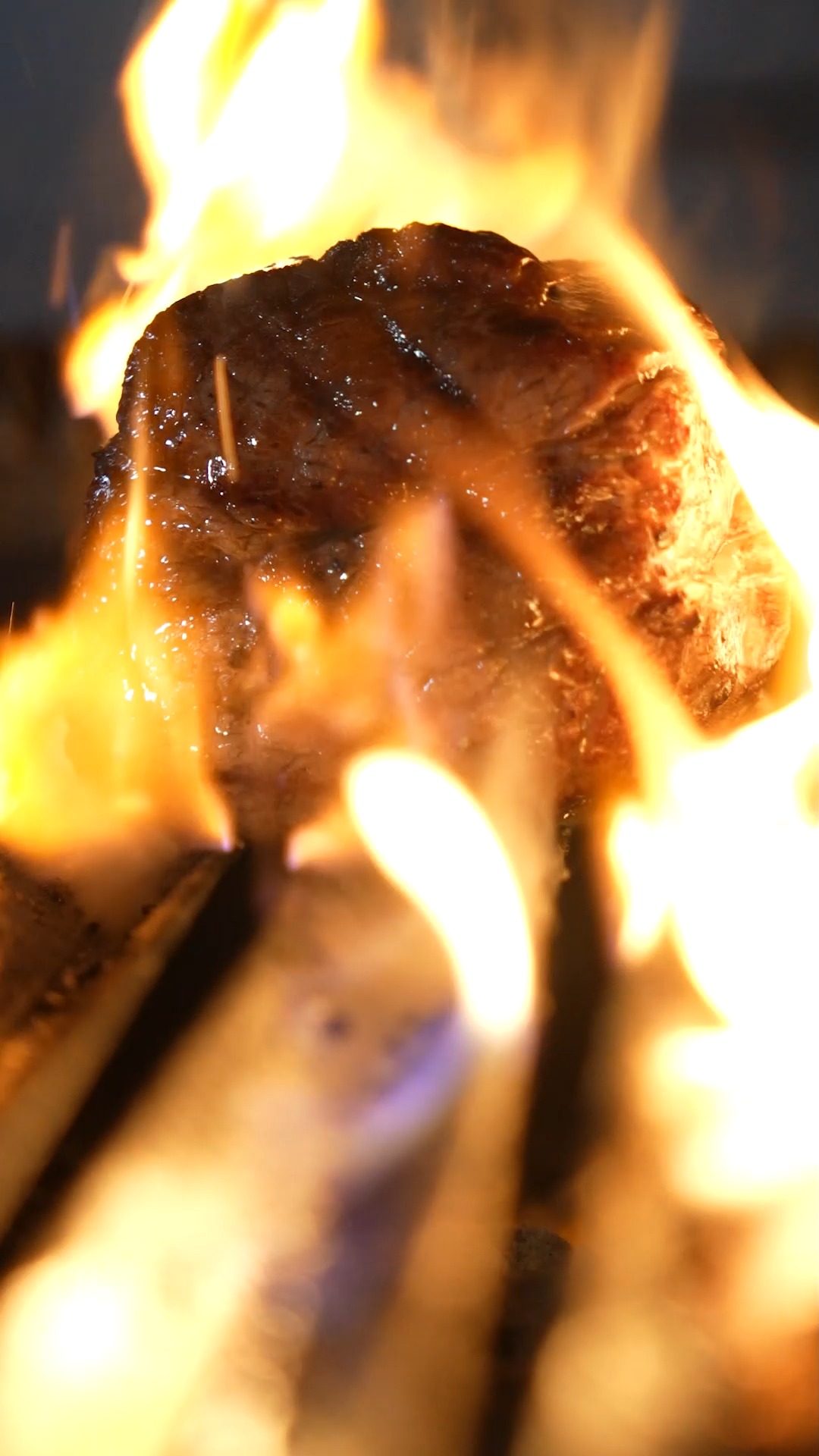 Ha még nem jártál nálunk, itt az idő, hogy átélj egy eredeti argentin steakhouse élményt Budapesten! 🤩🥩👌 Várunk a La Pampa Steakhouse ban! 💁♂️😋 Budapest, Bajcsy-Zsilinszky út 23. ☝️🍽️🌐
#LaPampa #steakhouse #budapest #steak #étterem #restaurant #étteremajánló #gourmetfood