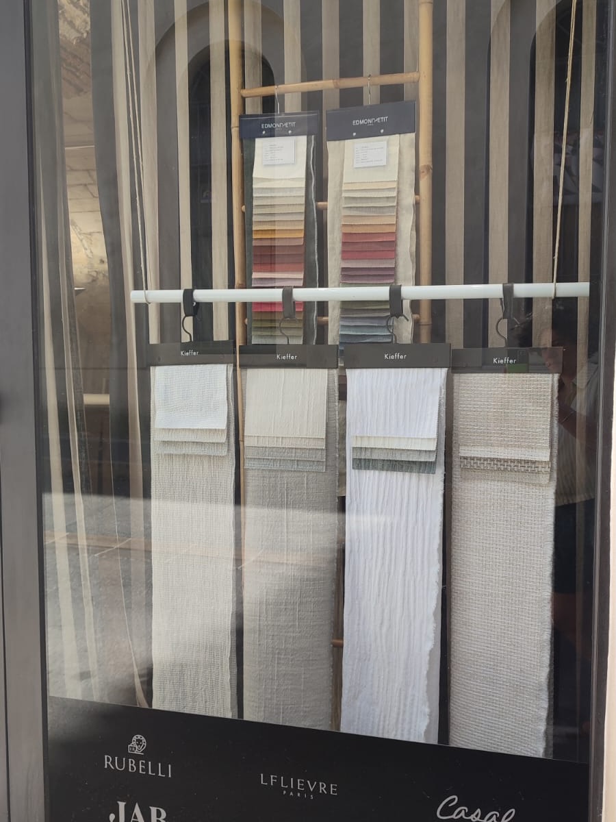 Nouvelle vitrine.
Tissus 100% naturel
@edmond_petit
@kieffertextiles
On aime cette simple élégance et le travail de la trame.