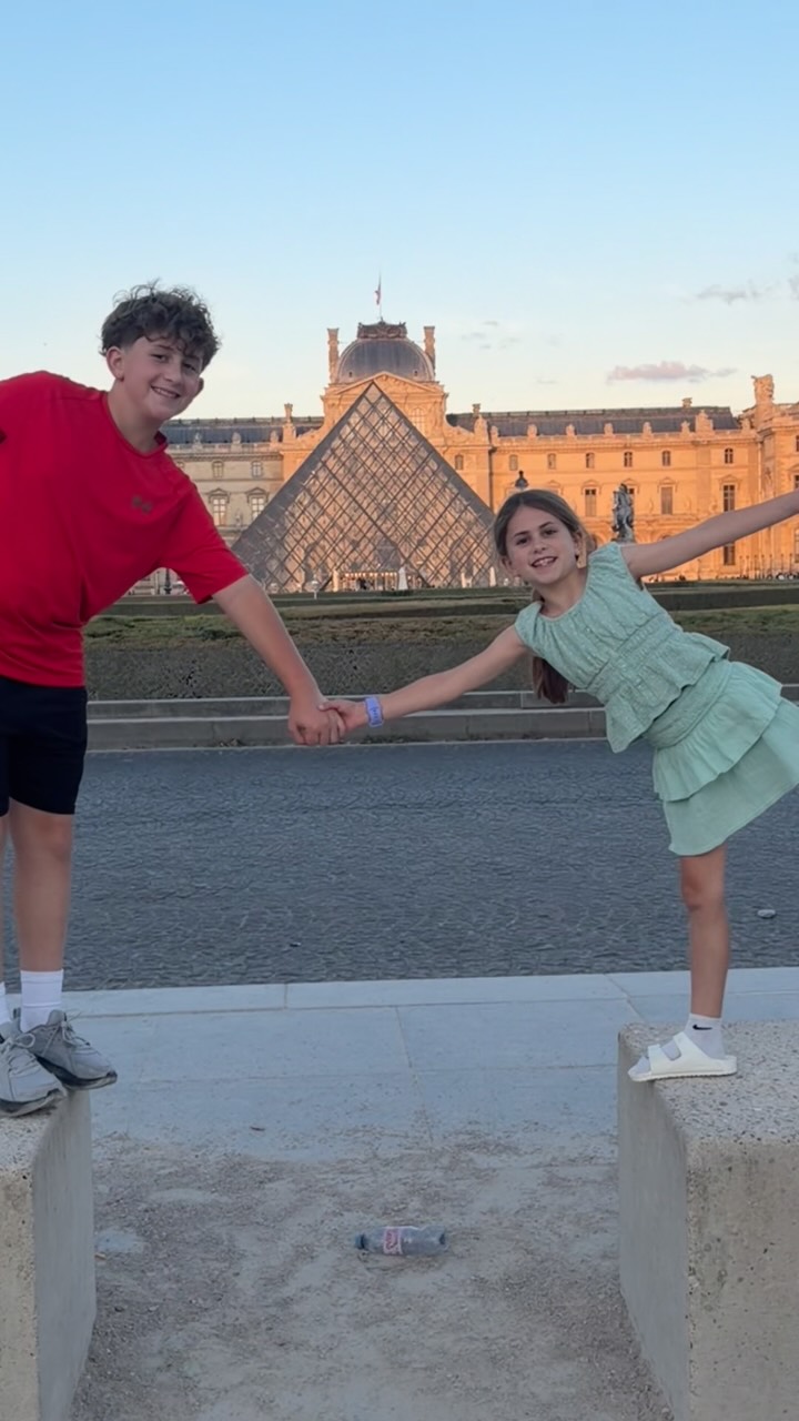 London ✔️ Paris ✔️ Still talking to each other after hauling luggage through two countries… also ✔️😂
We kicked off our Paris adventure by hopping on the Eurostar from London, checking into our hotel in Opéra, and immediately heading to Le Relais de l’Entrecôte for the famous steak frites. (The hype? Totally justified. 🥩🍟)
After dinner, we wandered the Paris streets until we reached the Eiffel Tower just in time to watch it sparkle. ✨ And yes… it really is one of those moments that lives up to every photo you’ve ever seen.
Steak. Sparkles. Zero complaints.
Paris🇫🇷❤️
#LittleLuxeFamilyTravel #ParisWithKids #FamilyTravel #Eurostar #EiffelTower