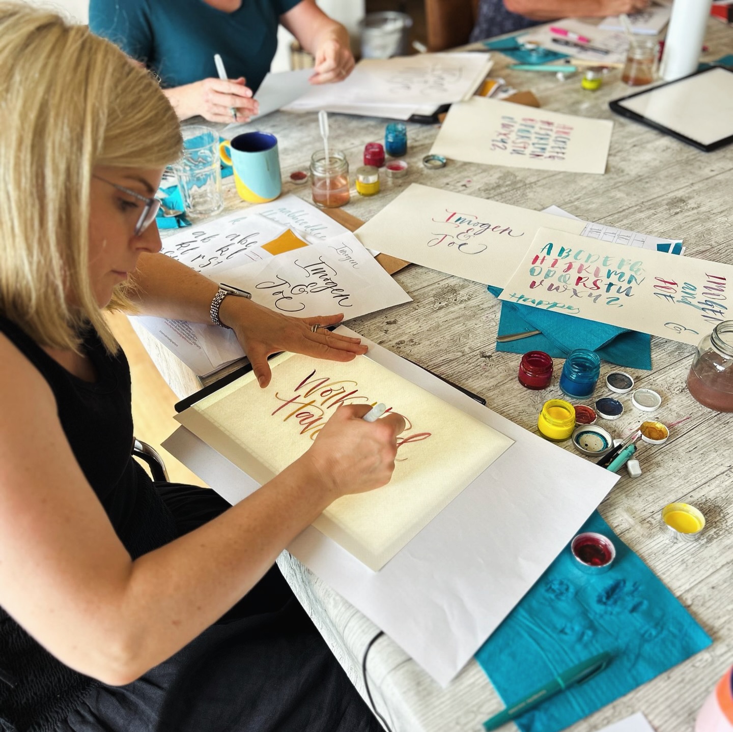 Another wonderful day in the studio today for our Calligraphy Taster Day.
We spent the day exploring both pointed nib and brush pen calligraphy, giving everyone the chance to try two very different tools and discover just how versatile modern calligraphy can be.
It was such a lovely, creative group, full of concentration, curiosity and beautiful progress throughout the day. There’s always something special about seeing people relax into the process, gain confidence with each stroke, and begin to find their own style.
Thank you to everyone who joined us — we loved having you in the studio.
More taster days coming soon for anyone who’d like to give calligraphy a try.
#eastwittering #calligraphydesign #calligraphy