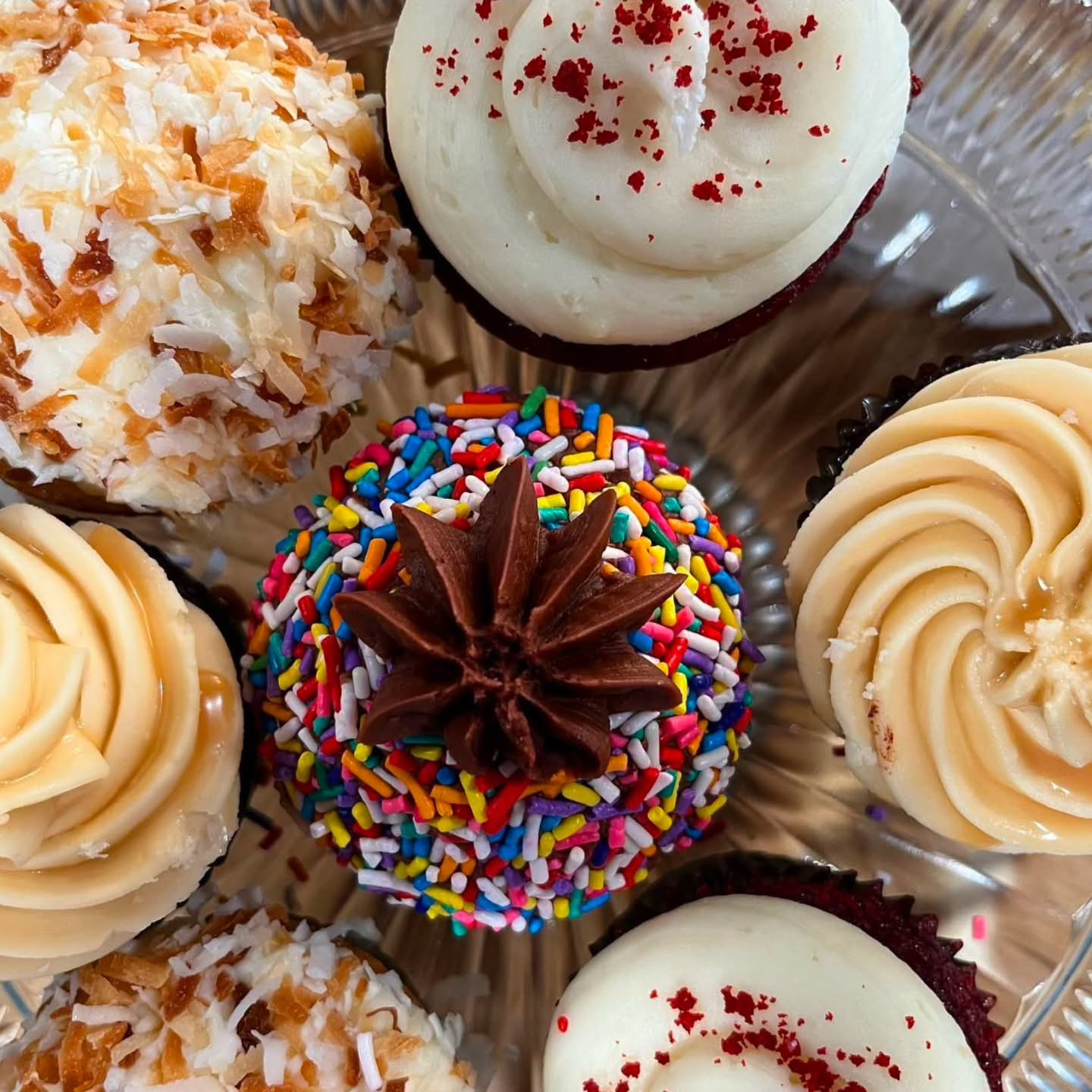 While our doors are closed today, our ovens are hard at work filling the bakery with something sweet.
This week, we celebrate more than a holiday; we celebrate the freedoms that bring us together, making this Fourth of July especially meaningful on its 250th birthday 🇺🇸
Just a reminder that we'll be closed on Saturday, July 4th. Be sure to stop in and grab your favorite treats before the festivities begin.
We can't wait to see you this week! 🧁