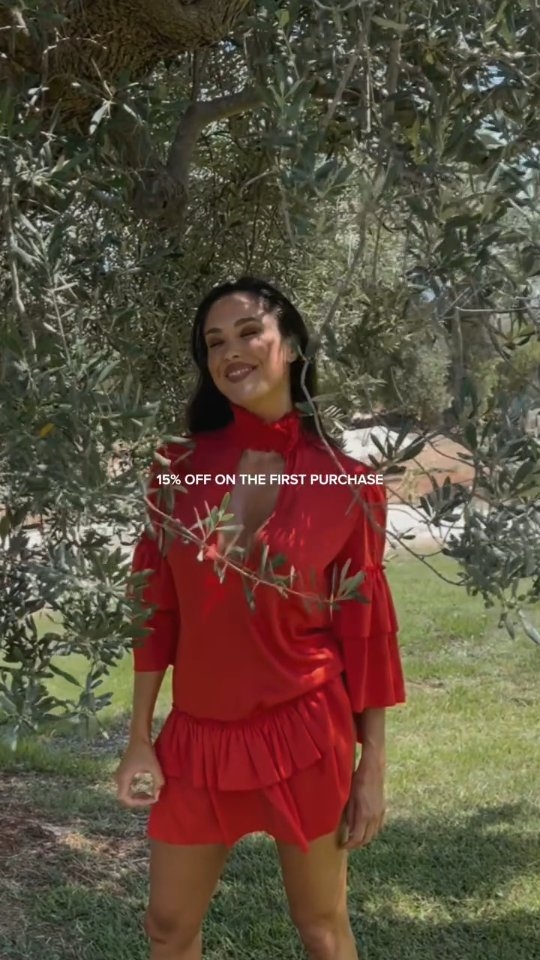 Ci sono estati che si misurano in chilometri.
Noi preferiamo misurarle in emozioni:
ogni destinazione ha una luce diversa.
Ogni momento ha un look che lo accompagna.
Swimwear, bikini e resortwear pensati per vivere ogni tappa dell'estate con la stessa eleganza.
La collezione ti aspetta online.
//
A journey through the summer with DryCri.
Some summers are measured in miles.
We prefer to measure them in memories.
Every destination has a different light.
Every moment deserves the right look.
Swimwear, bikinis and resortwear designed to follow you through every chapter of summer.
Discover the collection online.
#LuxurySwimwear #ItalianResortwear #BeachwearMadeInItaly #ResortLifestyle #DryCriSummer