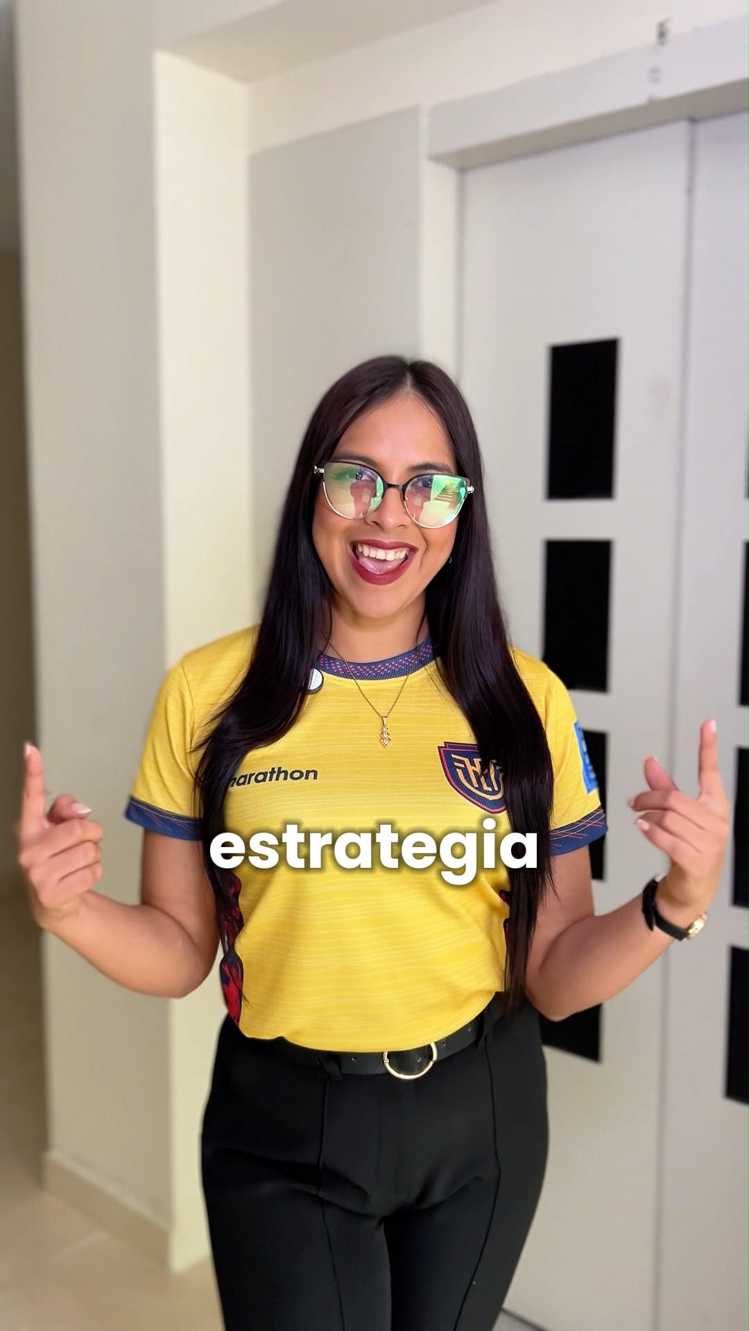 ⚽️ ¿Tu importación está en fuera de juego? 🟥
Un error en la subpartida arancelaria o un papel mal llenado no es una "falta leve". En comercio exterior, ¡eso es tarjeta roja directa para tu presupuesto! 💸
El VAR aduanero no perdona: un solo descuido y tu mercancía se queda congelada en zona de revisión, sumando costos por cada minuto de retraso. ⏱️
No te la juegues con un equipo amateur. Para ganar este partido necesitas un agente de aduanas que se sepa el reglamento de memoria. 🧠💼
👇 ¿Quieres asegurar tu jugada?
Comenta la palabra ESTRATEGIA y te asesoramos para que tu próxima importación clasifique a la final sin contratiempos. 🏆
#ComercioExterior #Logistica #Aduanas #Importaciones #AgenteAduanero #Emprendedores #NegociosInternacionales