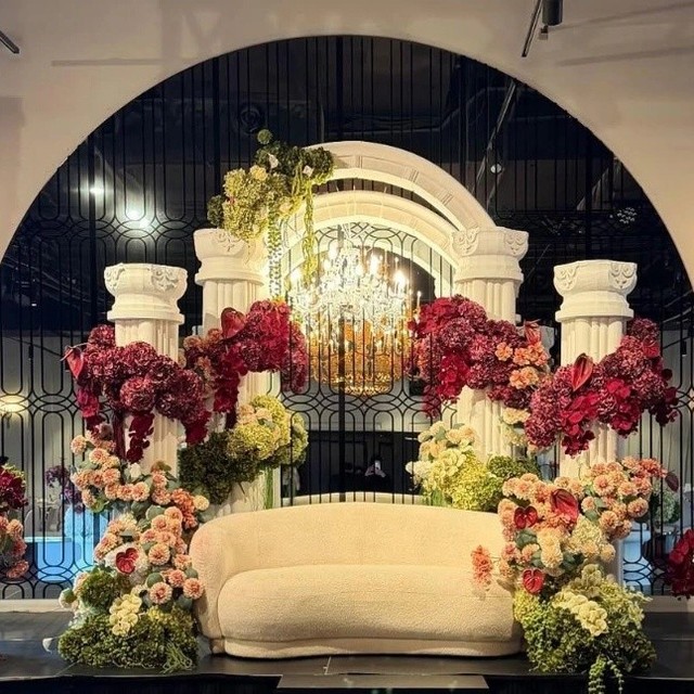 I design and build custom Styrofoam props that turn ideas into memorable displays. From initial sketch to final installation, I use lightweight, high-density foam, hot-wire and CNC techniques, and careful sealing so pieces look realistic and travel easily.
Whether it’s a wedding arch, retail display or event sculpture in Sydney, my four-step process — concept, carve, finish, install — keeps projects on budget and built to last.
Want a bespoke prop for your next event? See the link in our bio to learn more and request a quote. ✨🔧🎨💡
#EventDecor #StyrofoamProps #CustomSculpture #DisplayDesign #SydneyEvents #PropFabrication #ArtisanMade #LightweightDesign #AffordableArt #CNCcutting