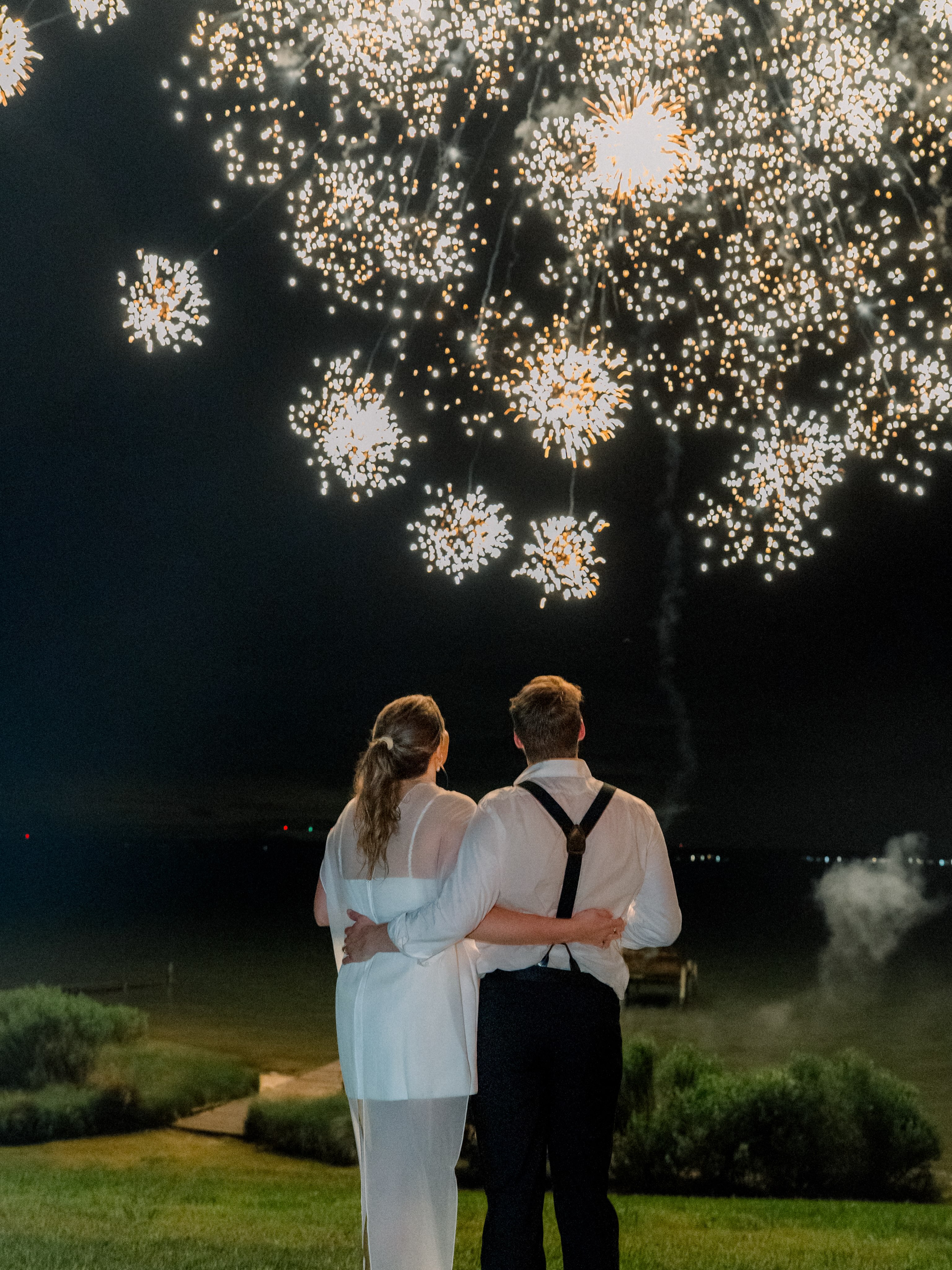 Two Fiddy. We will always find the light and are proud to be an American. Red, white and blue forever. Happy 4th of July! ❤️🤍💙 #starrynighteventsrva #starrynighteventsrvaweddings #starrynighteventsrvaplanning #starrynighteventsrvaflowers #250yearsoffreedom
Planning & Florals | @starrynighteventsrva @tanya_m_cornwell
Photography | @marshallarts.photography
Catering | @cater2events
Cake | @pearlsbakeshoppe
Venue | Pop Castle
Rentals | @rentequipva @clementstents
Beauty | @amandaperry.hair.airbrush
Photo Booth | @richmondphotobooth
Transportation | @richmondlimo
Couple | @maryccrittenden @thaxcrittenden