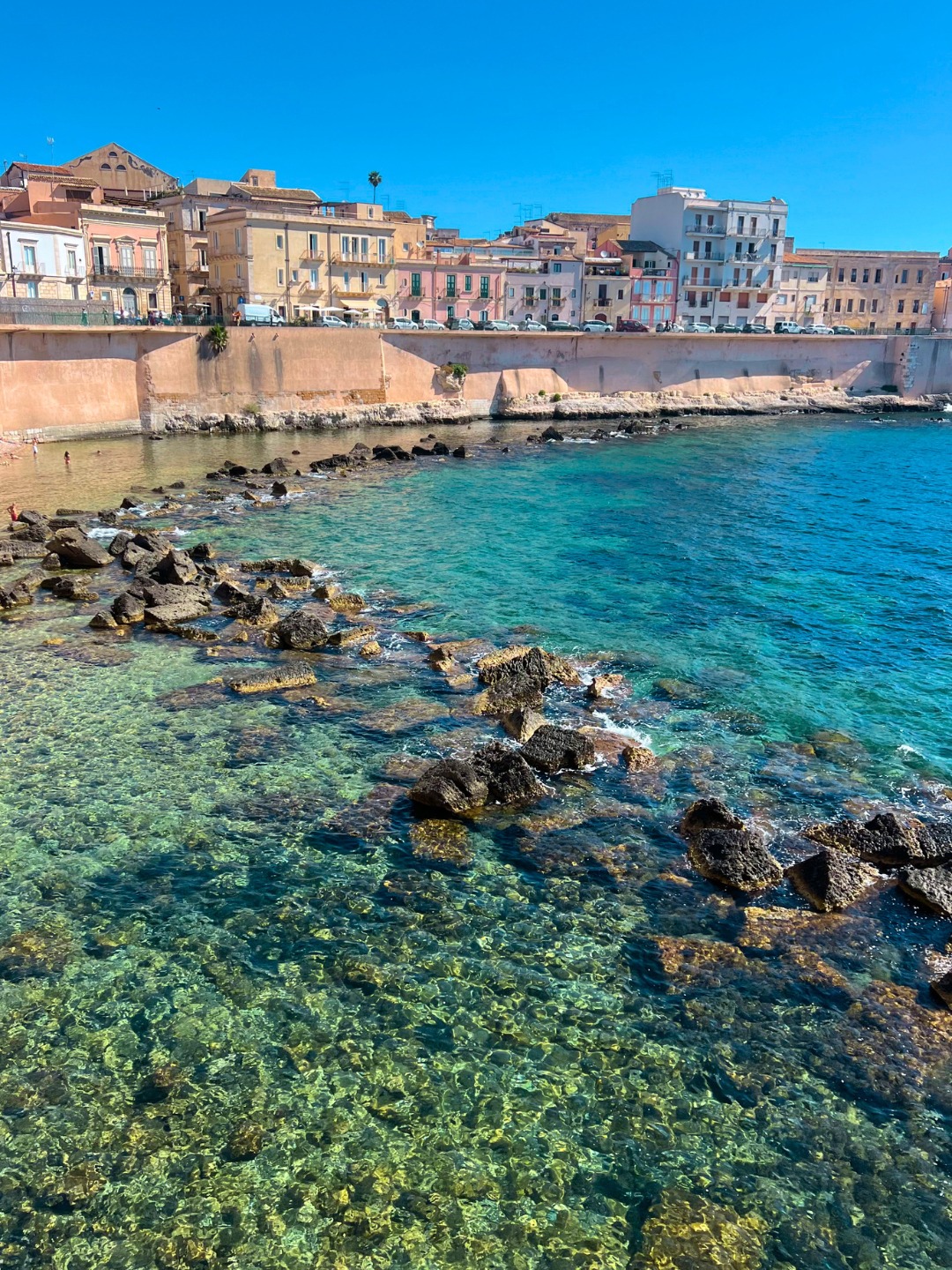 Weekend plans? 🏖️☀️🇮🇹
Comment your weekend plans 👇
Hop to it → www.hop.education
#studyabroad #italy #summerabroad #siracusa #beachday