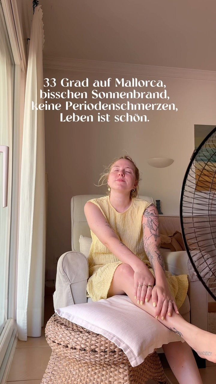 Malle tut mir guuuuuuut. 🌊🐚🤍💦
Ich bin zufrieden: keine Schmerzen, gutes Wetter. So darf der heutige Tag gerne zu Ende gehen. Für mich ist jeder Tag ohne Periodenschmerzen ein großes Geschenk. Es erfüllt mich mit tiefer Dankbarkeit und Zufriedenheit. Gestern war der Abend super mies… Ich hing mit Durchfall auf dem Klo, heute ist besser, heute ist nichts. Daher geht jeden Tag die Chance ein besserer zu werden als der gestrige. 🤍
Heute ist ein guter Tag. 🐚
#periode #periodenschmerzen #period #aufklärung #endometriose