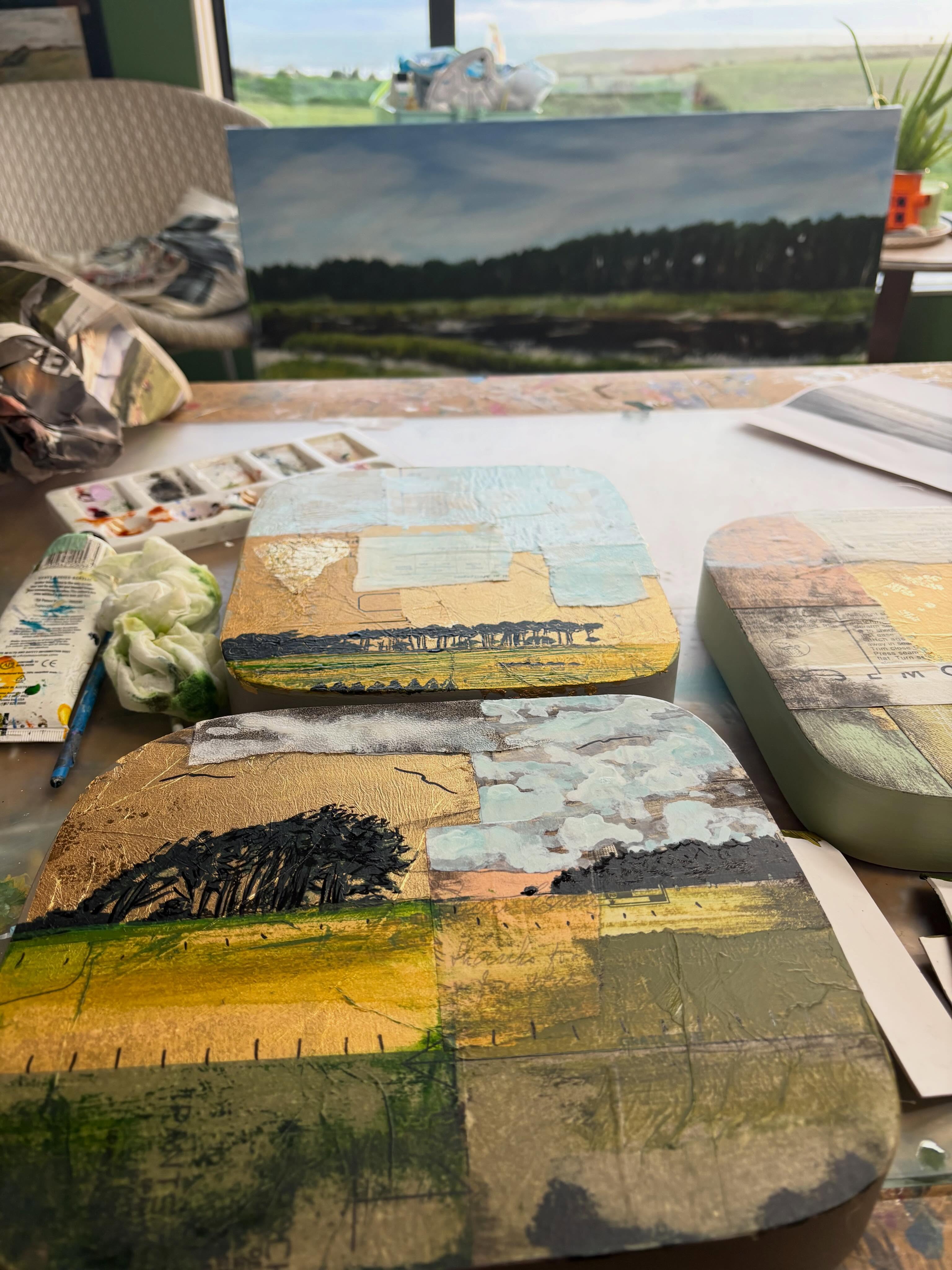 If it feels like work, I don’t want to play anymore. So I don’t.
#littleredcabooseartgallery #orepuki #mixedmedia #landscape #wildsouth