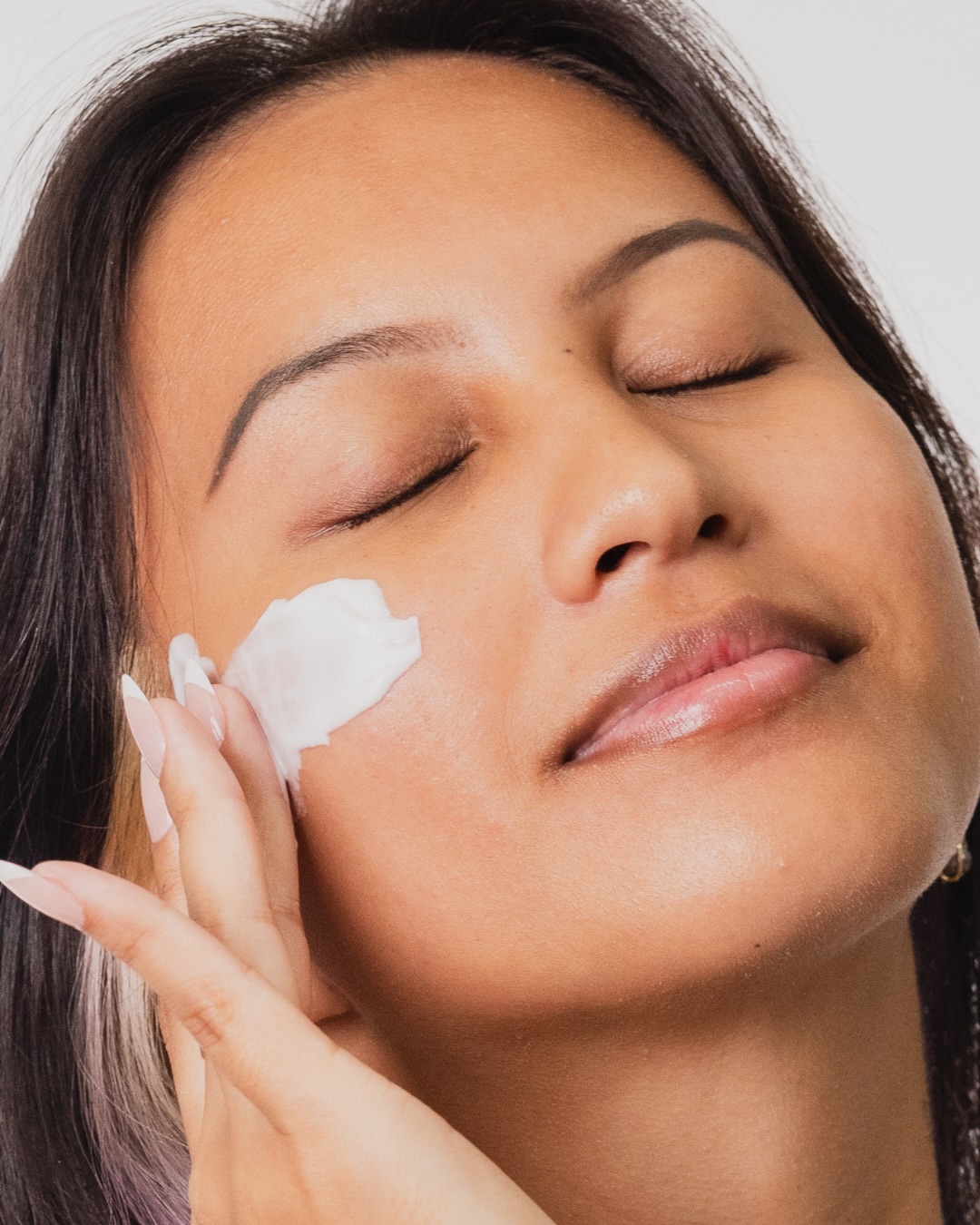 When your skin needs serious support, Epicutis delivers. ✨
Epicutis is a medical-grade skincare line formulated with bioactive ingredients that work at the cellular level — and for acne-prone skin, it’s a game changer.
Here’s why we love it for acne:
🌿 Reduces inflammation without stripping the skin
🌿 Supports the skin barrier (crucial for acne-prone skin)
🌿 Addresses post-acne hyperpigmentation
🌿 Pairs beautifully with in-office treatments
Premium skincare doesn’t have to mean unattainable. We carry Epicutis in-office and can build a routine around your specific skin concerns.
Come in for a consultation and let’s find what works for YOU. 💛
#medicalgradeskincare #acneskincare #skincareforreal #honoluluskincare #medspahawaii