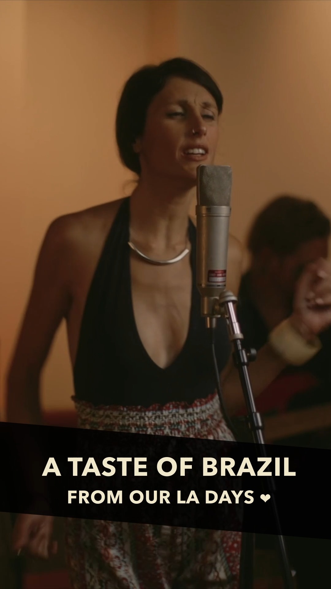 A taste of Brazil from our LA days ❤️
Our version of O Telefone Tocou Novamente by Jorge Ben Jor, recorded a few years ago in Los Angeles.
Obrigado por ouvir ✨ Thanks for listening