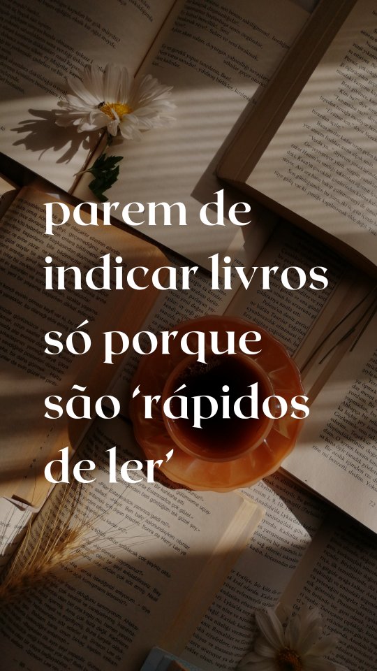 Tem uma pressa estranha rondando os livros. Como se o valor de uma leitura estivesse no tempo que ela leva, e não no que ela desperta.
Eu gosto dos livros que pedem pausa. Dos que fazem a gente voltar uma página, fechar a capa por alguns minutos para respirar ou ficar pensando numa frase durante o café.
Livros não foram feitos para serem vencidos. Foram feitos para serem degustados, como quem saboreia uma boa conversa ou um café passado na hora.
Ler devagar não é ler menos. Às vezes, é justamente assim que a história encontra um lugar para ficar dentro da gente.
E você? Também acredita que alguns livros merecem ser lidos sem pressa? 📚❤️
#Leitura #Bookgram #Livros #Literatura #LerSemPressa