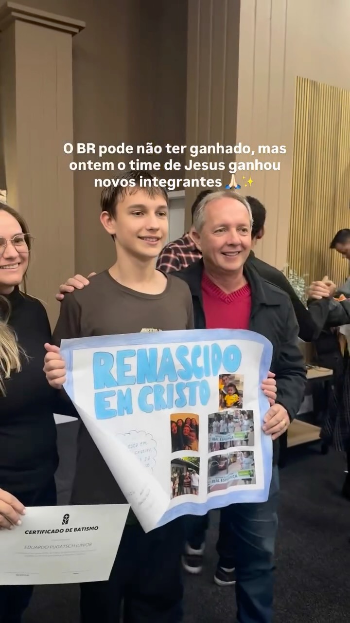 Glória a Deus pela vida dos nossos irmãos que passaram pelo batismo ontem. Toda honra e glória seja dada Aquele que morreu para nos salvar 🙏🏻✨🤍