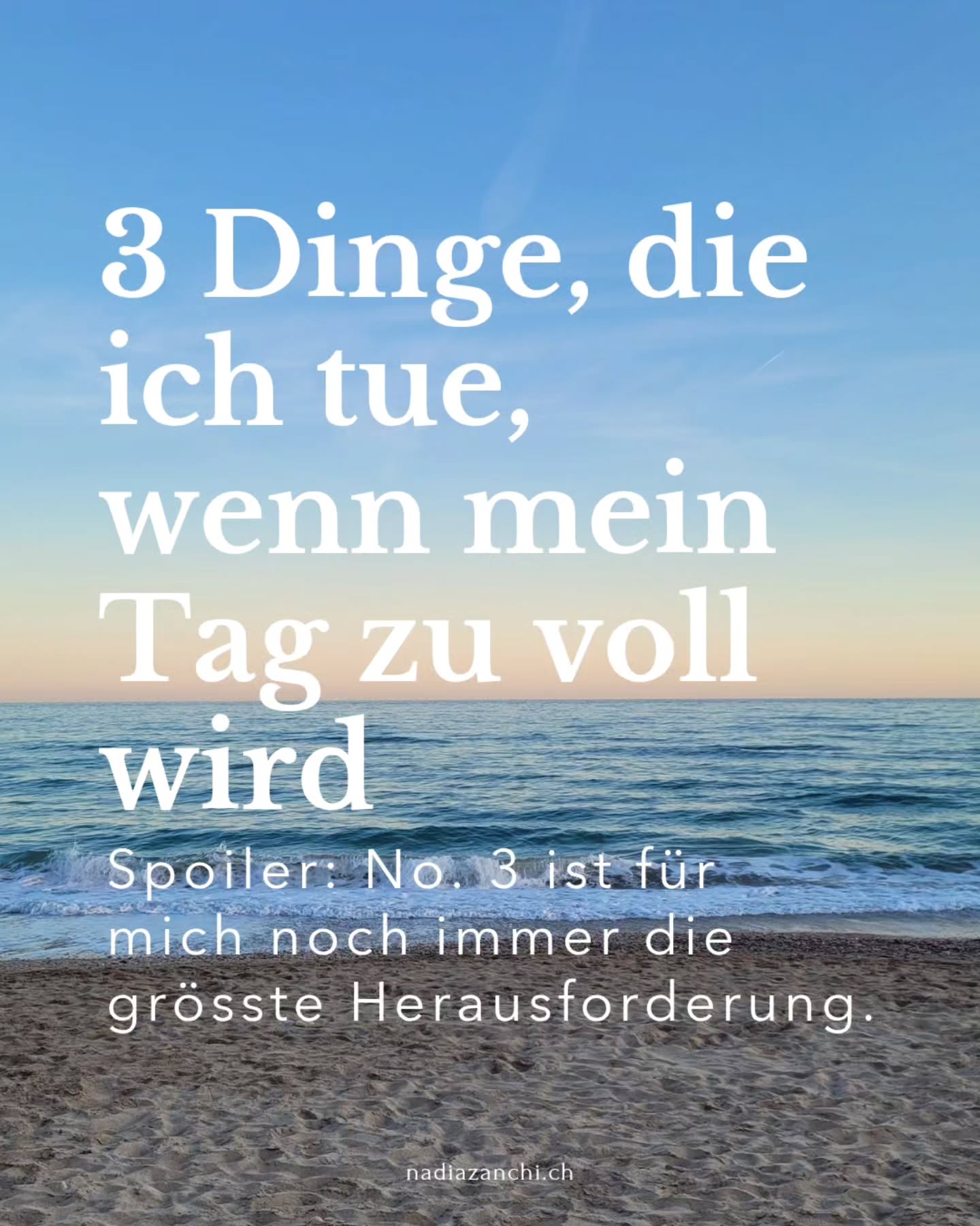 Mein Alltag ist ziemlich vollgepackt mit Leben: Selbständigkeit, Familie mit Kind und Hund, Parterschaft, Freundschaften, fast permanente Erreichbarkeit (➡️ Selbständigkeit😉), viele Termine und Haushalt. Und dann bin ja da auch noch ich und meine Routinen in Bewegung, Training und Selfcare, die mir echt wichtig sind.
Ein Tag hat nur 24 Stunden und oft sind es einfach zu wenige. Geht es dir auch so?
Plötzlich wird es stressig und in mir drin eng. Diese 3 Dinge sind einfache Möglichkeiten, kurzristig wieder mehr Raum zu schaffen...und beim Prioritäten setzen bin ich immernoch am Üben.
Tatsächlich musste ich lernen, dass a) ich um Hilfe bitten darf b) nicht alles perfekt sein muss und c) Tasks auch später erledigt werden können, wenn nicht Leib und Leben davon abhängen.
Was tust du, wenn der Tag wiedermal zu wenige Stunden hat und es innerlich eng wird?
⬇️ Tell me more
#rushhouroflife