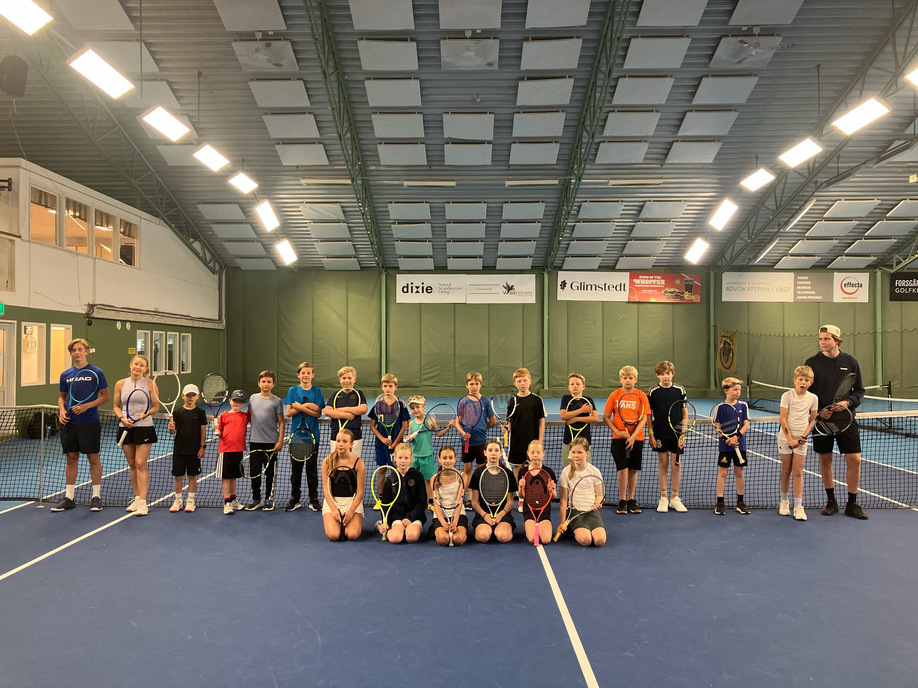 Sommarcamp v27!
Sifu var med på plats! Starka som vanligt!💪🏻
Lugnet före stormen inne på Jumpyard💪🏻🔥
Frågesporten med fina priser till vinnarna 💪🏻