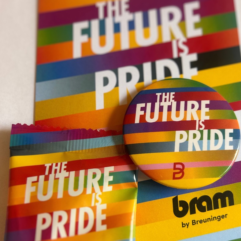 𝗪𝗲 𝗮𝗿𝗲 𝗽𝗿𝗼𝘂𝗱 𝘁𝗼 𝗰𝗼𝘂𝗻𝘁 𝗕𝗥𝗔𝗠 𝗯𝘆 𝗕𝗿𝗲𝘂𝗻𝗶𝗻𝗴𝗲𝗿 𝗮𝗺𝗼𝗻𝗴 𝘁𝗵𝗲 𝗺𝗮𝗶𝗻 𝗽𝗮𝗿𝘁𝗻𝗲𝗿𝘀 𝗼𝗳 𝘁𝗵𝗲 𝗟𝘂𝘅𝗲𝗺𝗯𝗼𝘂𝗿𝗴 𝗣𝗿𝗶𝗱𝗲 𝗥𝘂𝗻 𝟮𝟬𝟮𝟲.
Their commitment to diversity, inclusion, and respect reflects the very values our event stands for.
For BRAM, this partnership goes far beyond visibility. It’s about 𝘀𝘂𝗽𝗽𝗼𝗿𝘁𝗶𝗻𝗴 𝗮𝗻 𝗲𝘃𝗲𝗻𝘁 𝘁𝗵𝗮𝘁 𝗰𝗲𝗹𝗲𝗯𝗿𝗮𝘁𝗲𝘀 𝗮𝘂𝘁𝗵𝗲𝗻𝘁𝗶𝗰𝗶𝘁𝘆, 𝗲𝗻𝗰𝗼𝘂𝗿𝗮𝗴𝗲𝘀 𝗶𝗻𝗰𝗹𝘂𝘀𝗶𝗼𝗻, and brings communities together. Their teams, customers, and networks are diverse, and they believe everyone should feel 𝘄𝗲𝗹𝗰𝗼𝗺𝗲𝗱, 𝘃𝗮𝗹𝘂𝗲𝗱, 𝗮𝗻𝗱 𝗿𝗲𝘀𝗽𝗲𝗰𝘁𝗲𝗱.
🎁 This year, BRAM by Breuninger is offering a small gift to every participant, a colourful gesture to celebrate their engagement and share a moment of Pride with them.
Thank you, BRAM, for standing with us and helping build a culture where everyone can confidently be themselves, and where our differences are embraced as a strength.
𝗧𝗛𝗘 𝗙𝗨𝗧𝗨𝗥𝗘 𝗜𝗦 𝗣𝗥𝗜𝗗𝗘.