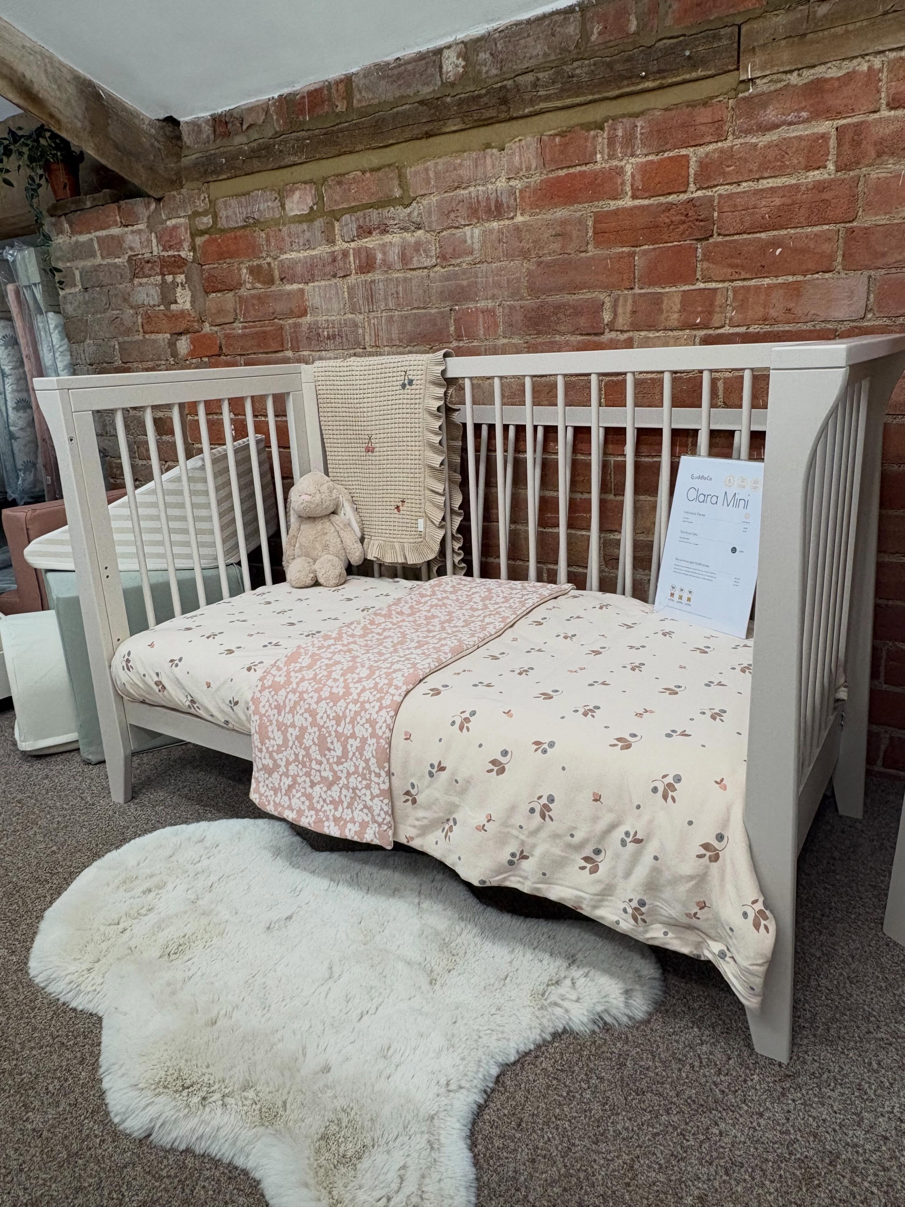 The CuddleCo Clara Mini is now back on display set up as a toddler bed!!
This brillant little cot is suitable from birth to approximately 5 years old, growing with your little one through all their early stages🩷👶
@cuddlecouk
#cuddleco #claramini #cot #babybarn #baby