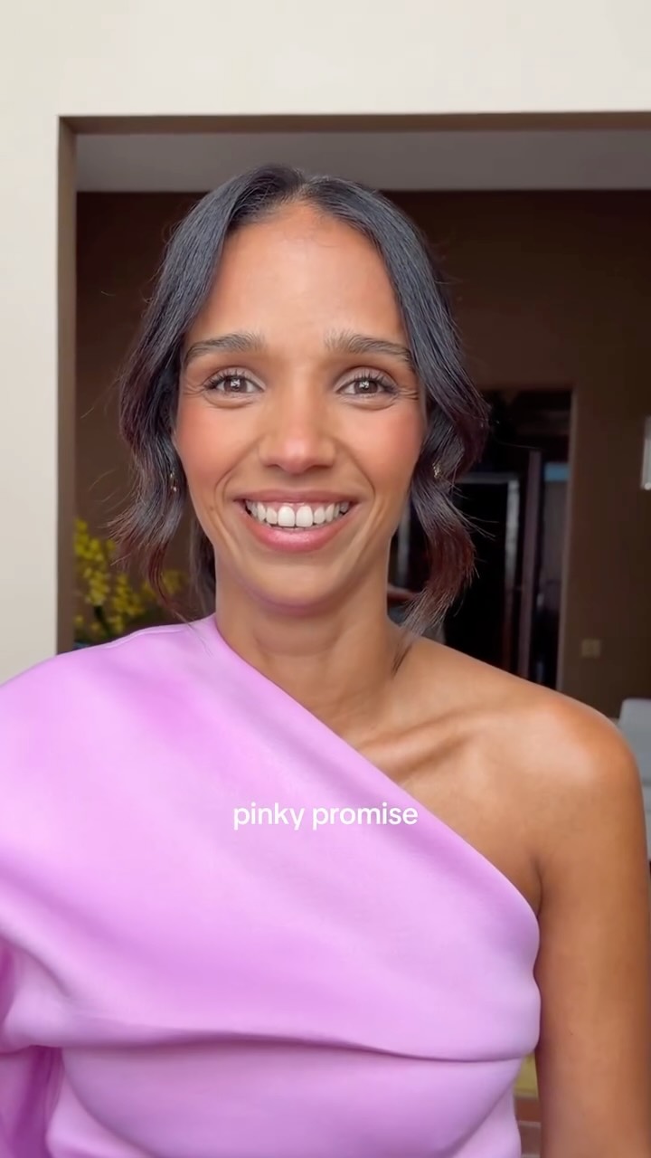 One of the lovely wedding guest makeup looks I did last weekend. She didn’t want anything heavy but it needed to last in the heat. I went for a soft bronzy look with a touch of pinkyness on the cheeks.
She still wanted the makeup to feel like her.
Book your special event makeup & hair for the summer now 🤍
send me a message or go ahead and visit my website to enquire.
•
•
•
•
•
Wedding guest makeup - wedding makeup artist - bridal makeup artist - bridal makeup artist belgium
#weddingguestmakeup #weddingguestmakeuplook #makeupartistbelgium #bridalmakeupartistbelgium #naturalmakeuplook