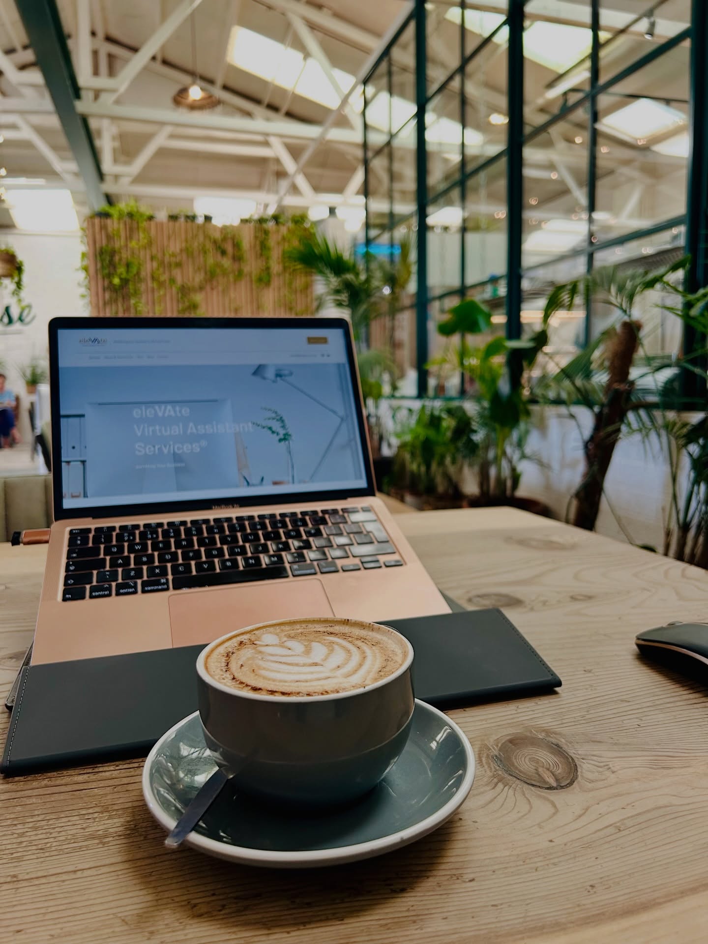💻🌿☕️ One of my favourite local spots to leave the home office behind and enjoy a change of scenery (along with much better coffee! 🙌🏻)
Am in the final weeks now before maternity leave begins, so today’s visit has given me a chance to work on some handover prep (yes, the business will continue without me for a little while, with the brilliant assistance of newly onboarded eleVAte associates - exciting!👌🏻)
But back now to enjoying the coffee, productivity and quiet surrroundings…I’ll be missing it soon enough. 😉
☕️ @thesteamhousedepot
📍Leamington Spa
#virtualassistantlife #smallbusinessownerlife #steamhousedepot #coffeetime #loveleam
