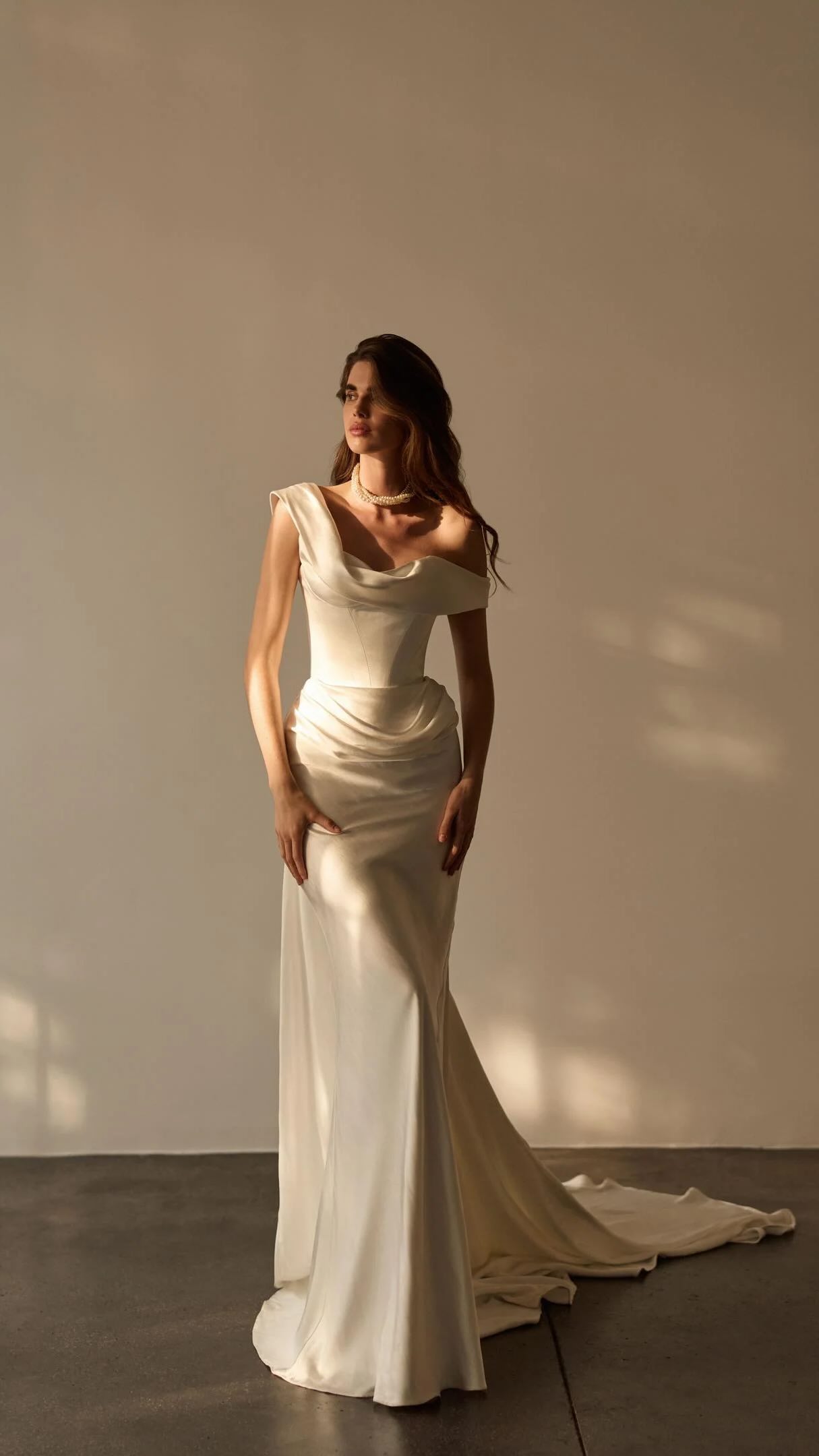 🤍 Nicht die erste Frage sollte sein: „Welches Kleid gefällt mir?“
Sondern:
✨ Welches Gefühl soll dein Brautkleid auslösen?
Selbstbewusstsein?
Leichtigkeit?
Freudentränen?
Oder dieses unbeschreibliche Gefühl, wenn du in den Spiegel schaust und einfach weißt: Das ist mein Kleid.
Genau nach diesem Moment suchen wir gemeinsam mit jeder Braut.
💭 Verrate es uns in den Kommentaren:
Welches Gefühl wünschst du dir, wenn du dein Brautkleid zum ersten Mal trägst?
—
📍 Blush & Bleu Bridal | Goetheallee 6 in 01309 Dresden
#brautkleid #brautkleidsuche #brautmode #bridetobe #2027bride
