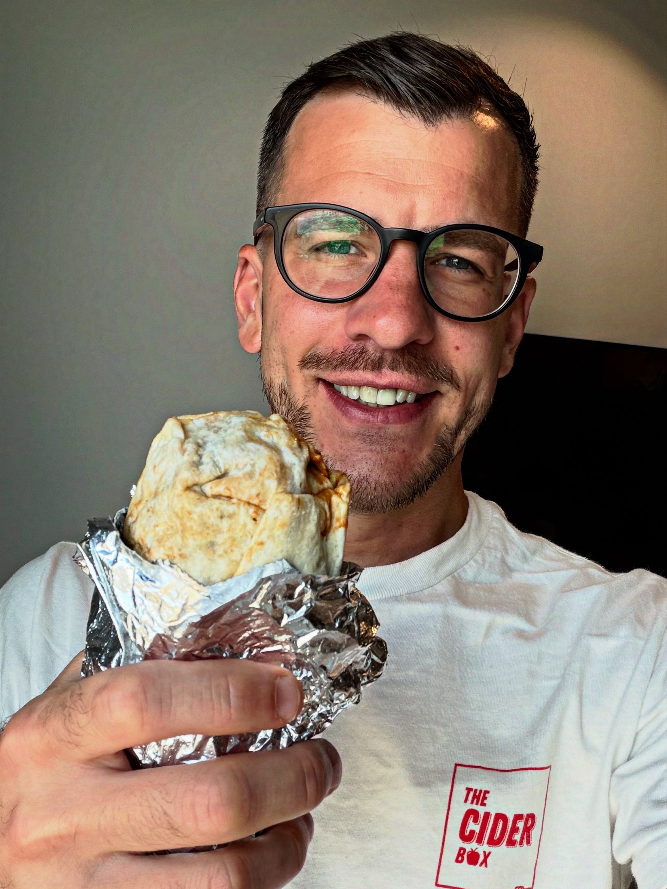 @tulamexicangrill - Dublin 🇮🇪
Barbacoa and steak mix.
Good size burrito, with delicious filling.
Again, no option for extra hot sauce or salsa, so seems to be common here in Dublin/Ireland.
Still, a delicious burrito!
🌯🌯🌯🌯🌯
.
#sturrito #burrito #burritos #burritoaddict #burritohunter