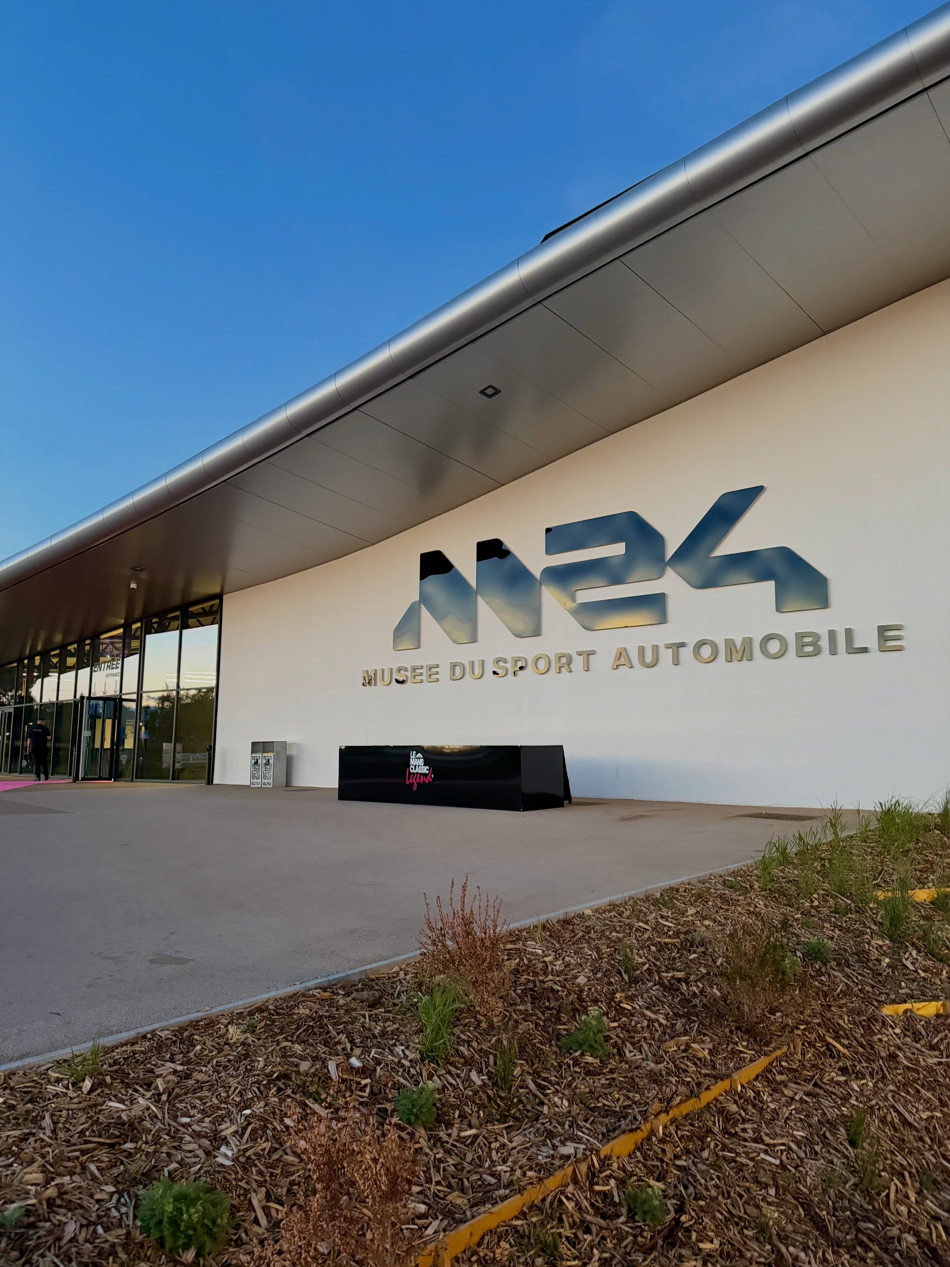 Yesterday evening we were invited to the Le Mans Classic Legend opening party held at the new Musée du Sport Automobile. It was wonderful to see the new museum. It is absolutely superb and well worth a visit. A credit to the passion and dedication of our friend Fabrice and his whole team, not forgetting some wonderful patrons whose passion for racing is top tier!