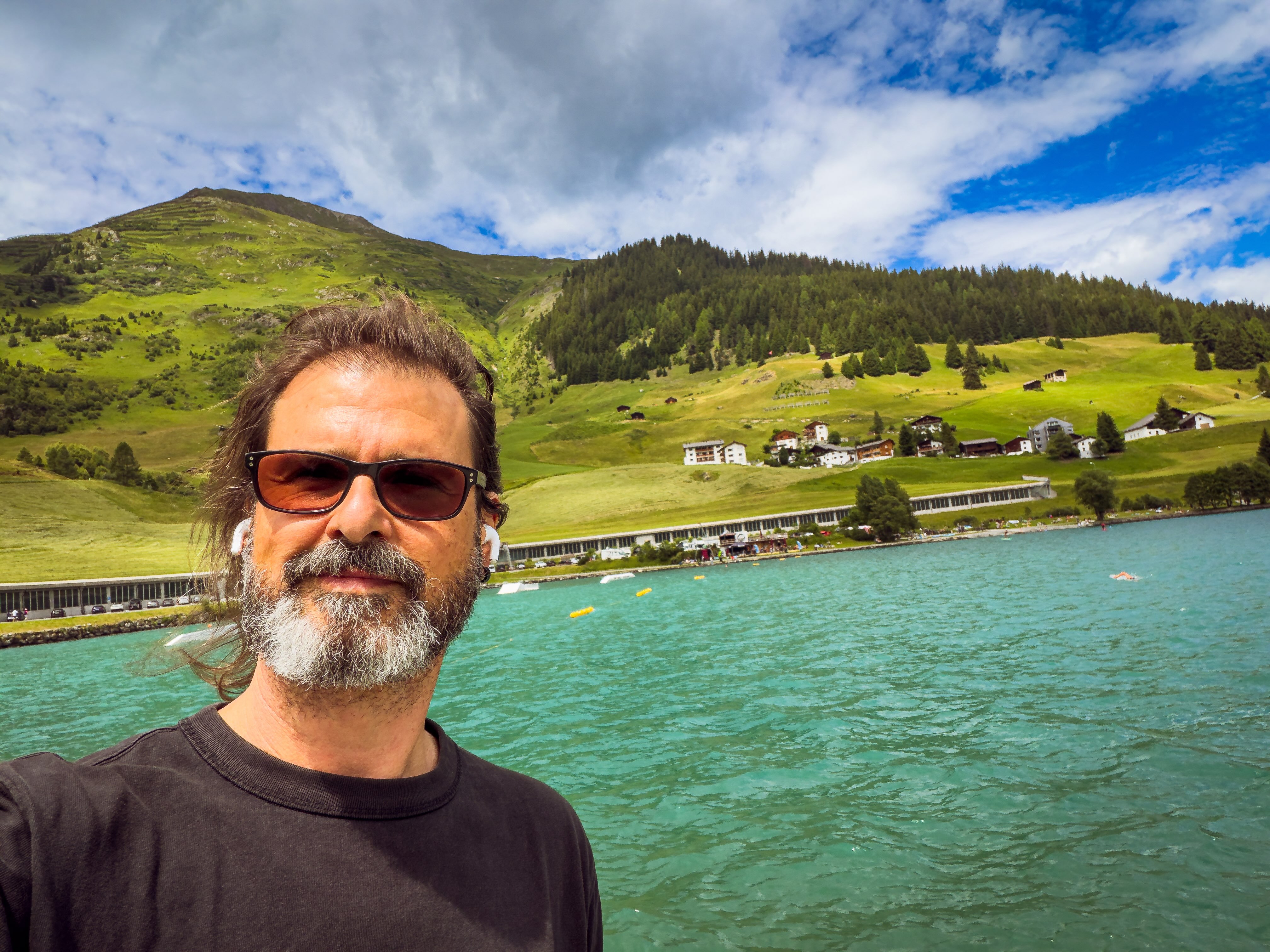 In Davos with @eve_gallagher_singer_official for two shows at the @jazzdavosklosters. Would have been rude not to go for a walk. Happy Sunday y’all