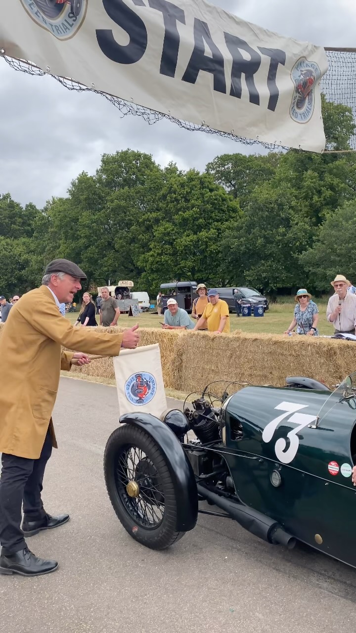 Took a trip to see the Vintage Speed Trials today. A wonderfully eclectic mix of vintage bikes and cars did timed runs along the drive. A great way to enjoy a drink in the sunshine. #Vintage #vintagespeedtrials #stanleybiggsclothiers #vintagecars #grimsthorpecastle