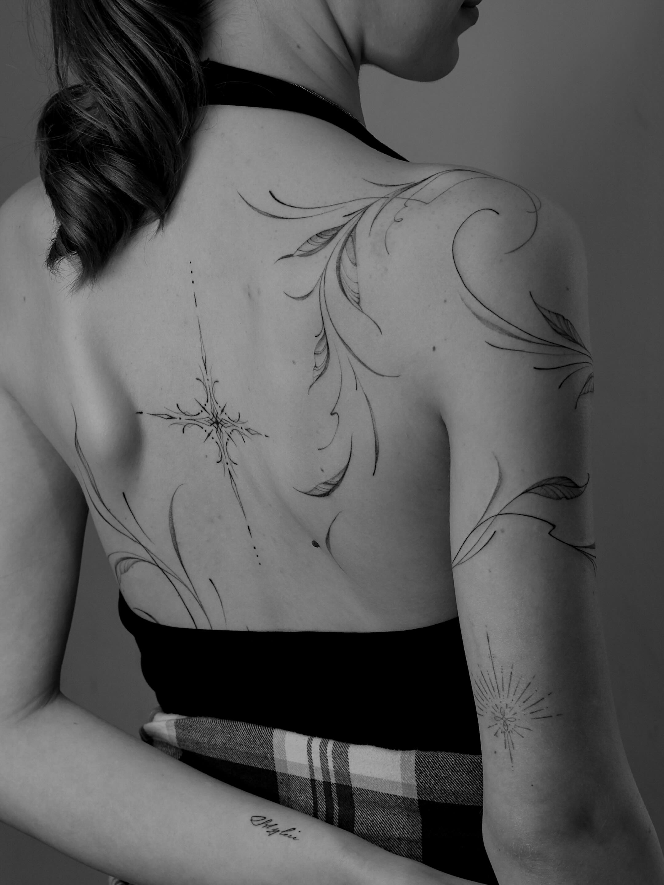 Magic in the details!✨
@emilija_ki_ ⚡️
#vilniustattoo #tattoovilnius #fineline #ornamental #floral