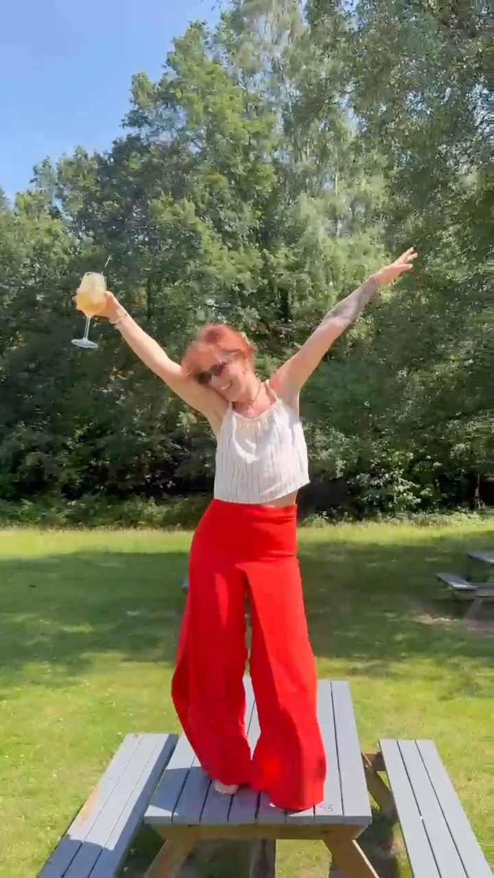 That feeling when… you try your first sip of a Grumpy Mole @fevertreemixers spritz off our summer spritz menu ✨
If you’re in Surrey, don’t forget to pop by for a cold drink or a delicious meal on one of our new and updated menus. We have some great spots in the sunshine in our gardens, and air-con all day inside for when you need a break from the heat 🌞
Book now via the link in our bio #thegrumpymole #fevertree #spritz #cocktailmenu #surreypub