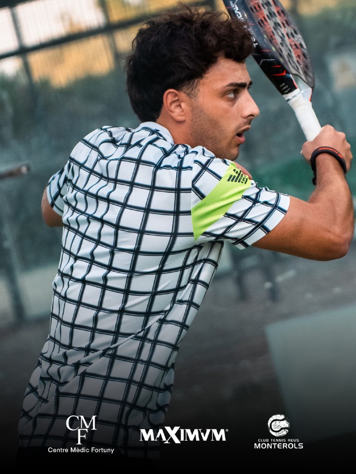 Día 4 y el Centre Mèdic Fortuny Super Grand Slam ya tiene al @tennismonterols que vibra 🎾🔥
Fase de grupos en marcha y la pista no miente — hay nivel, hay ganas y hay mucho todavía por decidir 😏
Gracias a @centremedicfortuny por hacer posible este torneazo 🙌
📸 @entrecometes.agencia
✖ Maximum Padel Tour ✖