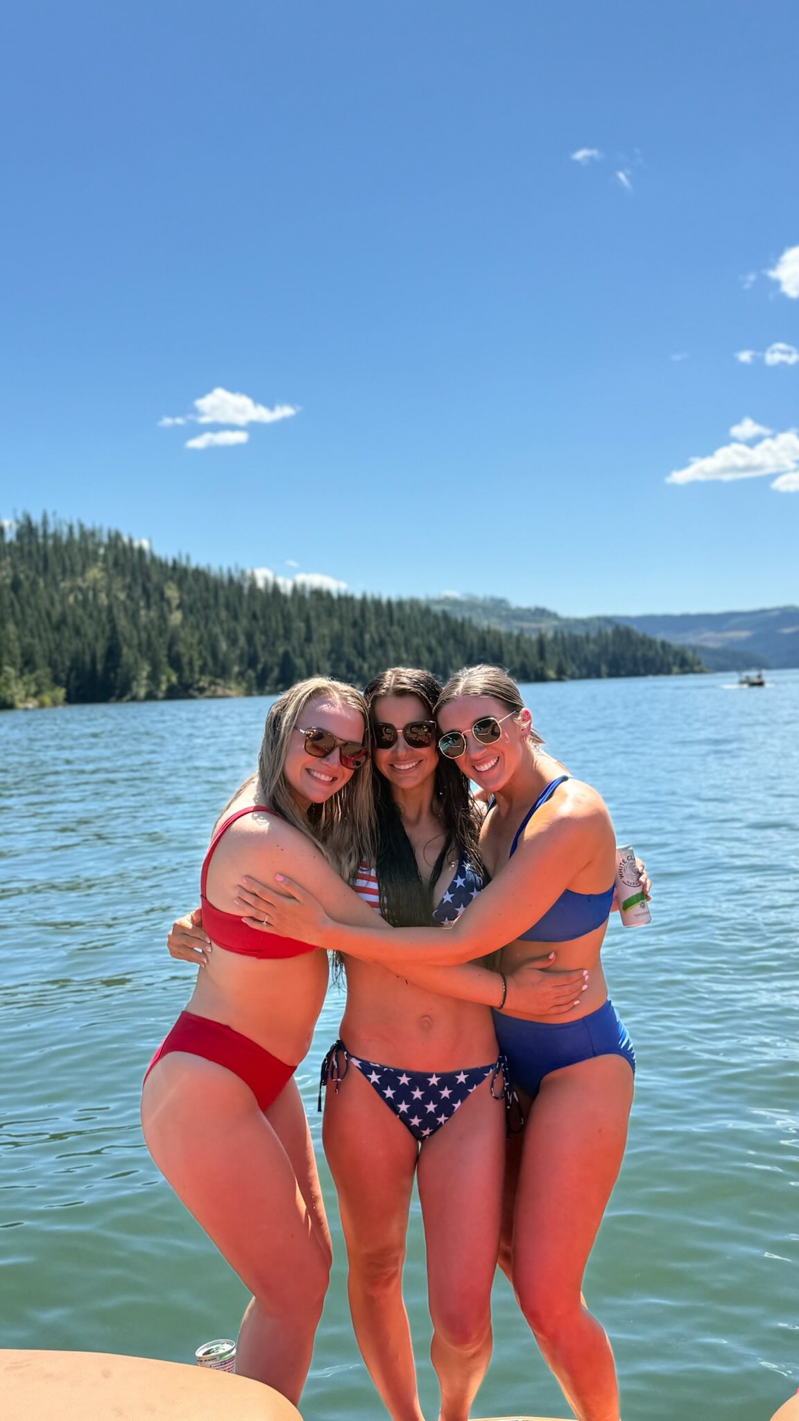 HAPPY 4th OF JULY BEAUTIES 💙🤍❤️
#medspahumor #notyourtypical #fourthofjuly #mullethair