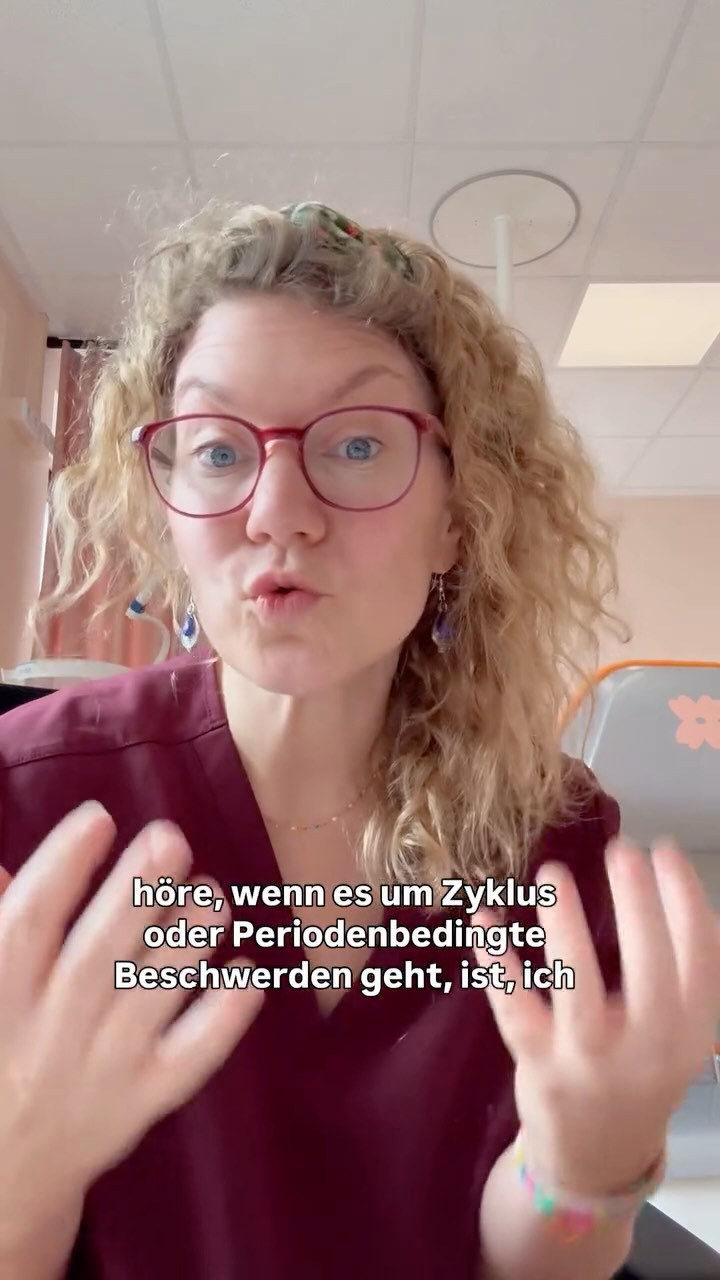 Diesen Satz habe ich in den letzen Wochen viel zu oft gehört: ⚡️Ich werde mit meinen Beschwerden nicht ernst genommen. 🤯
Das macht mich wütend und ich will diesen Satz in 15 Jahren nicht mehr hören. Mein Ziel ist es, euch zu unterstützen aufgeklärte und selbstbestimmte Gestalter:innen eurer Gesundheit zu sein.
💪 Gemeinsam stark - ich stärke euch gerne den Rücken @gynzwei und kläre auf auf Instagram 🫶🏻
Und natürlich aktivistisch @izg_deutschland
Checkt unbedingt unseren Kongress PERIOD of CHANGE am 11.+12.09. in Hamburg mit der Mission Breaking the Stigma. Mehr Infos über den Link in der Bio.
#frauenärztin #fempowerment #frauengesundheit #gynäkologie #Aufklärung