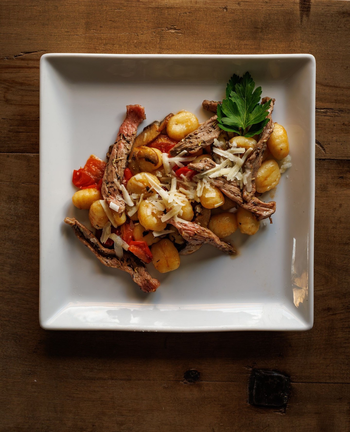🍝 Komfortmat på italiensk nivå. Noen dager vil man oppleve noe nytt.
Andre dager vil man bare ha det skikkelig godt.
Gnocchi San Nicola er laget for de dagene.
Myke gnocchi, rike smaker og følelsen av å sitte rundt et bord et sted i Nord-Italia mens tiden går litt saktere.
Akkurat slik et godt måltid skal være.
Kan dette bli din ultimate comfort food? Kom på besøk den 21. juli, etter sommerferie!
𝐂𝐈𝐍𝐐𝐔𝐄 𝐓𝐄𝐑𝐑𝐄 𝐓𝐑𝐀𝐓𝐓𝐎𝐑𝐈𝐀 & 𝐂𝐀𝐓𝐄𝐑𝐈𝐍𝐆
𝐅𝐄𝐌 𝐁𝐘𝐄𝐑 - 𝐄𝐧 𝐯𝐞𝐫𝐝𝐞𝐧 𝐚𝐯 𝐬𝐦𝐚𝐤! 🇮🇹
𝐀̊𝐏𝐍𝐈𝐍𝐆𝐒𝐓𝐈𝐃𝐄𝐑
Mandag stengt
Tirsdag - Torsdag 15:30 - 21:30
Fredag - Lørdag 15:30 - 22:00
Søndag 15:30 - 21:30